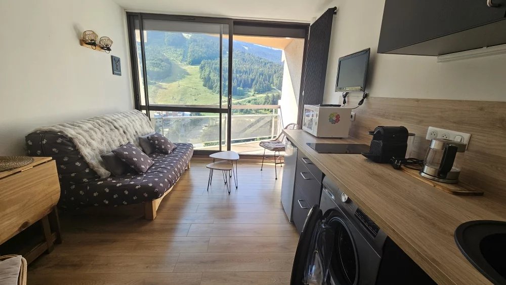 NICE RENOVATED STUDIO