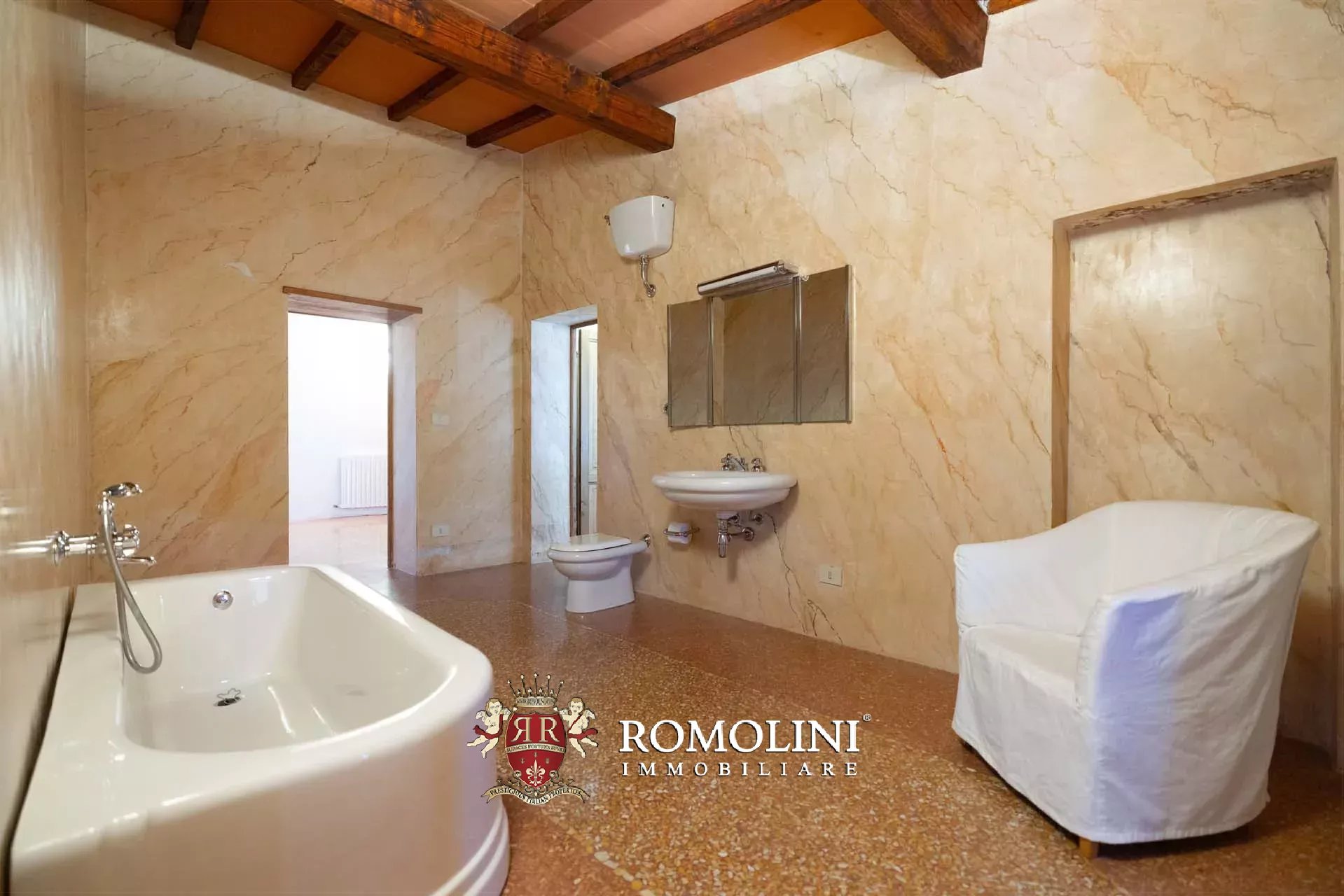 5 Bedroom Villa/Townhouse's Image 35