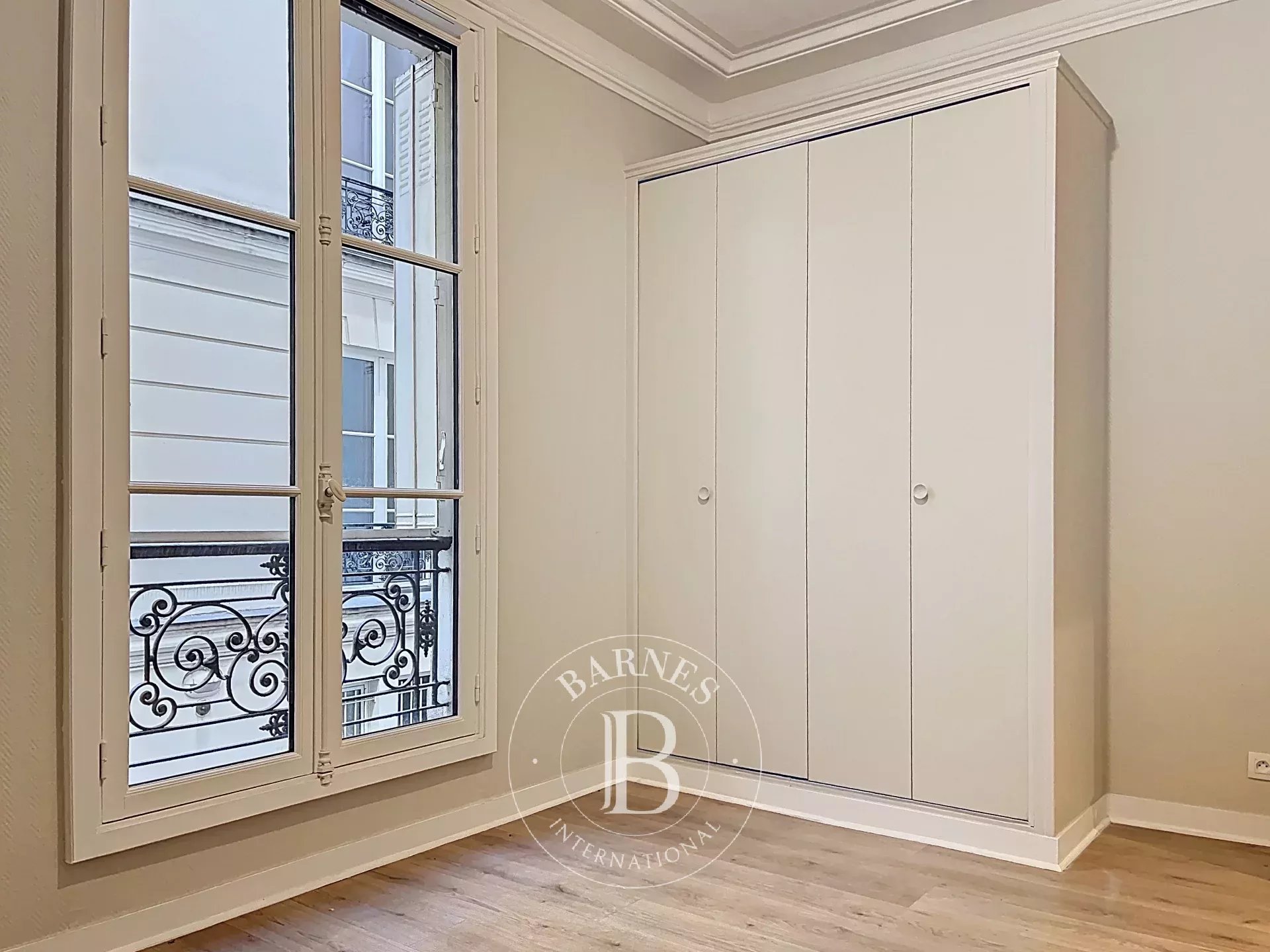 Daire Paris 10ème - picture 12