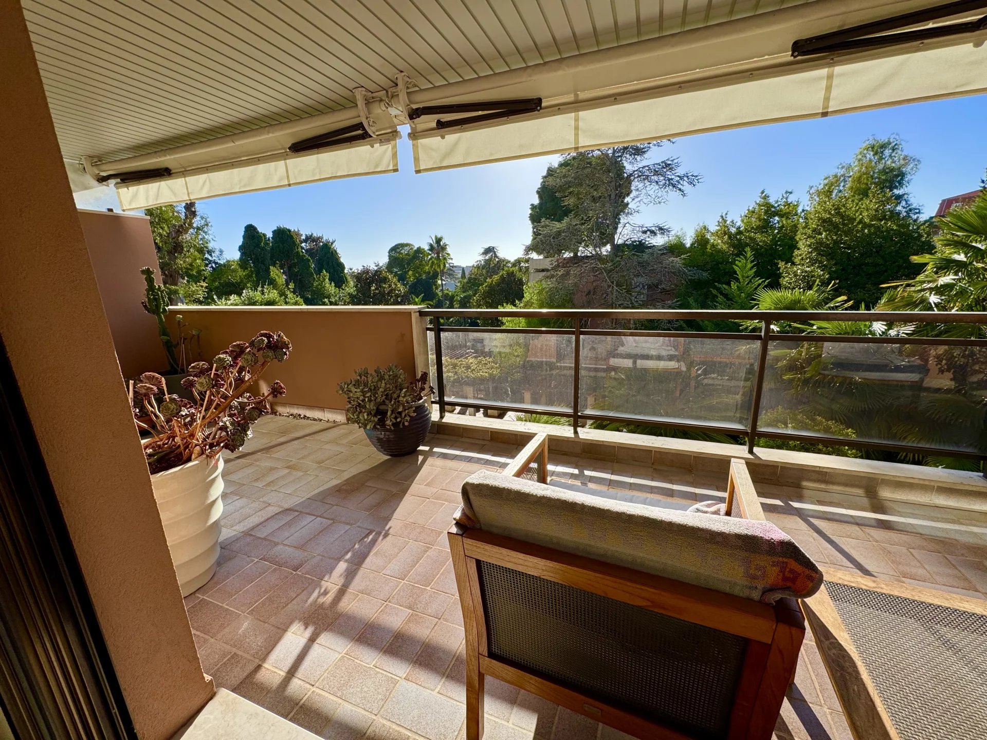 Cannes Basse Californie vente 3 pièces résidence standing