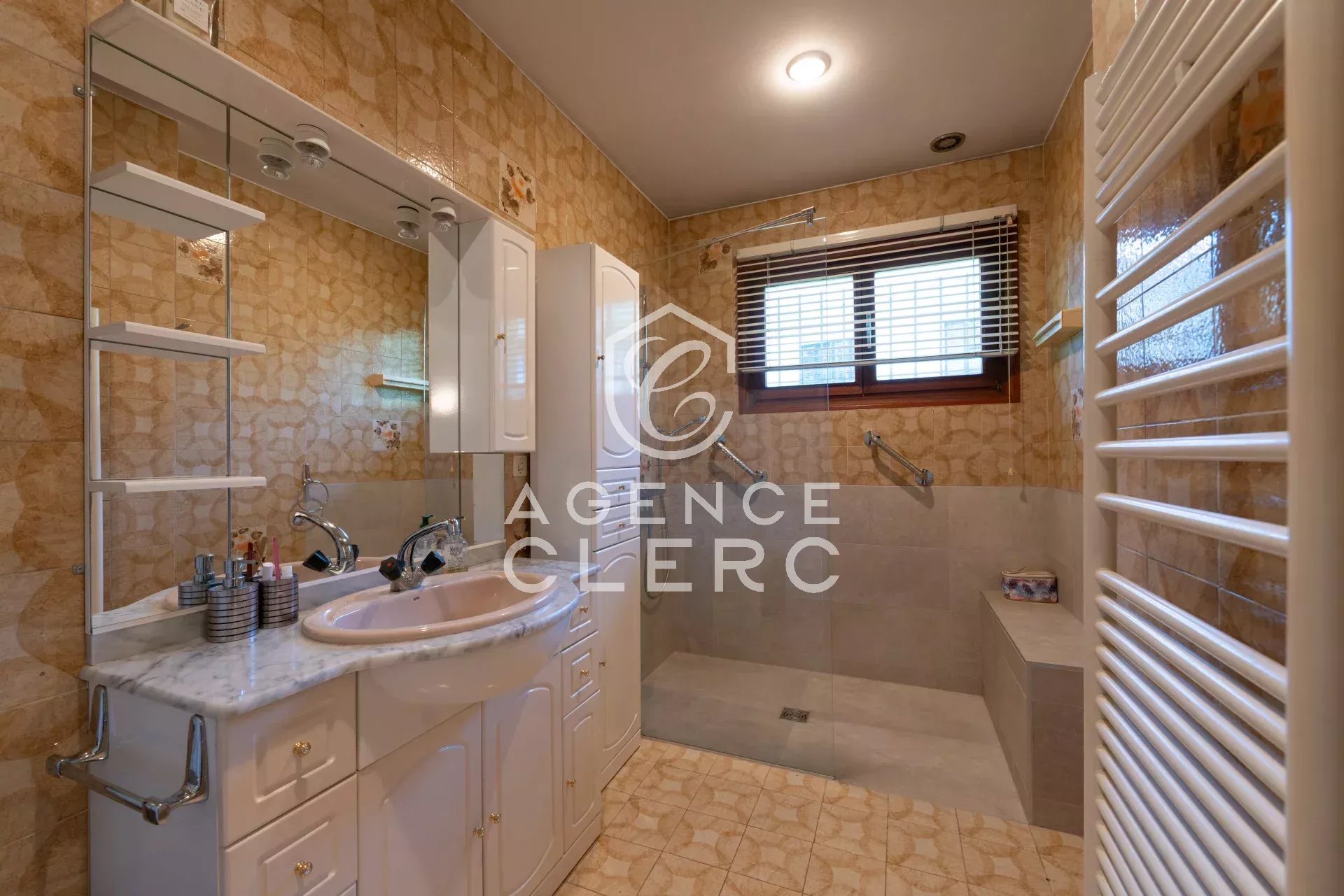 4 Bedroom Villa/Townhouse's Image 6