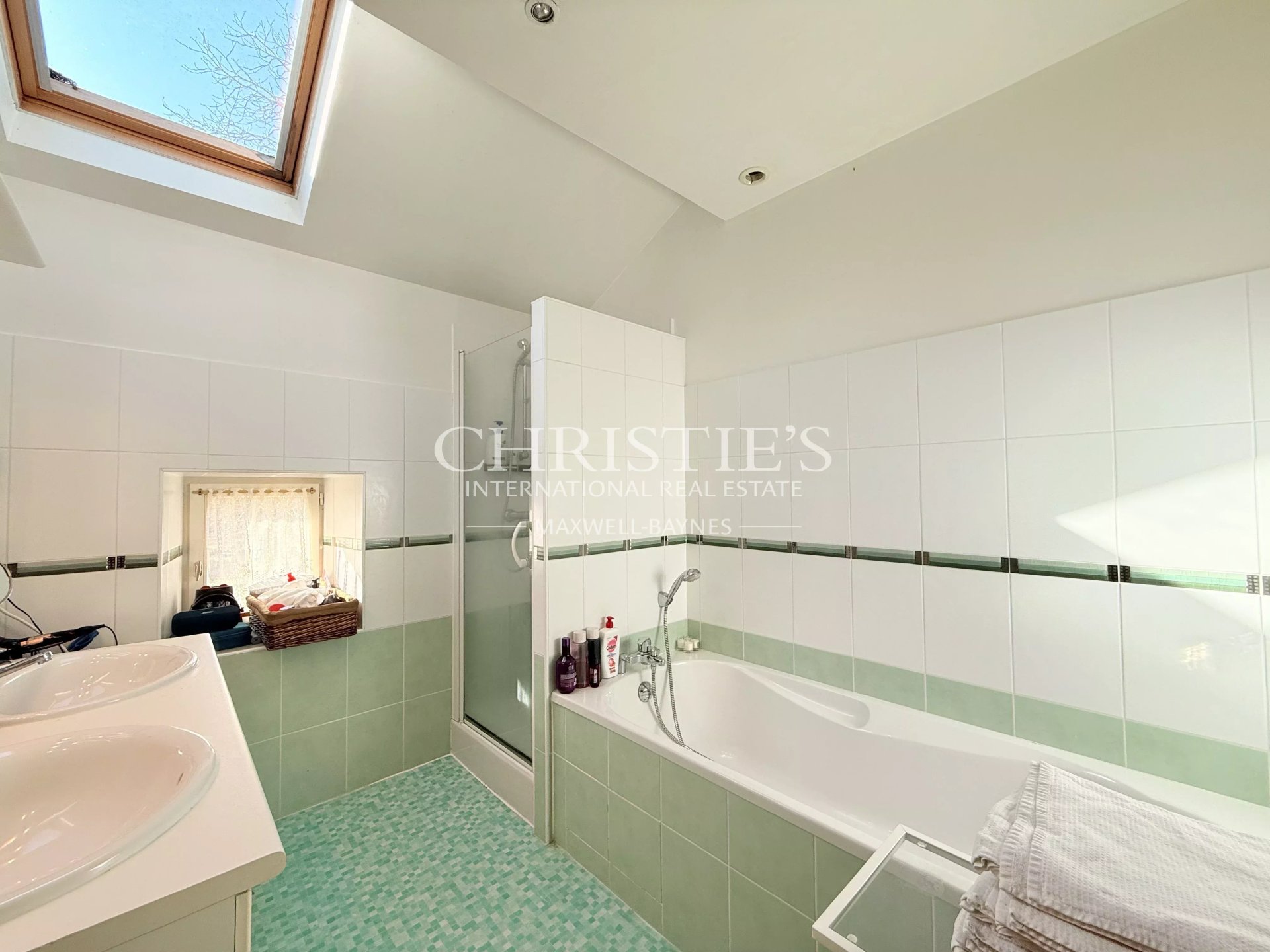 9 Bedroom Villa/Townhouse's Image 25