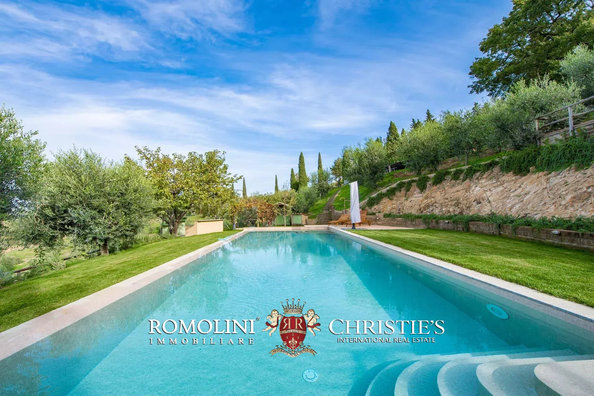 6 Bedroom Villa/Townhouse's Image 17