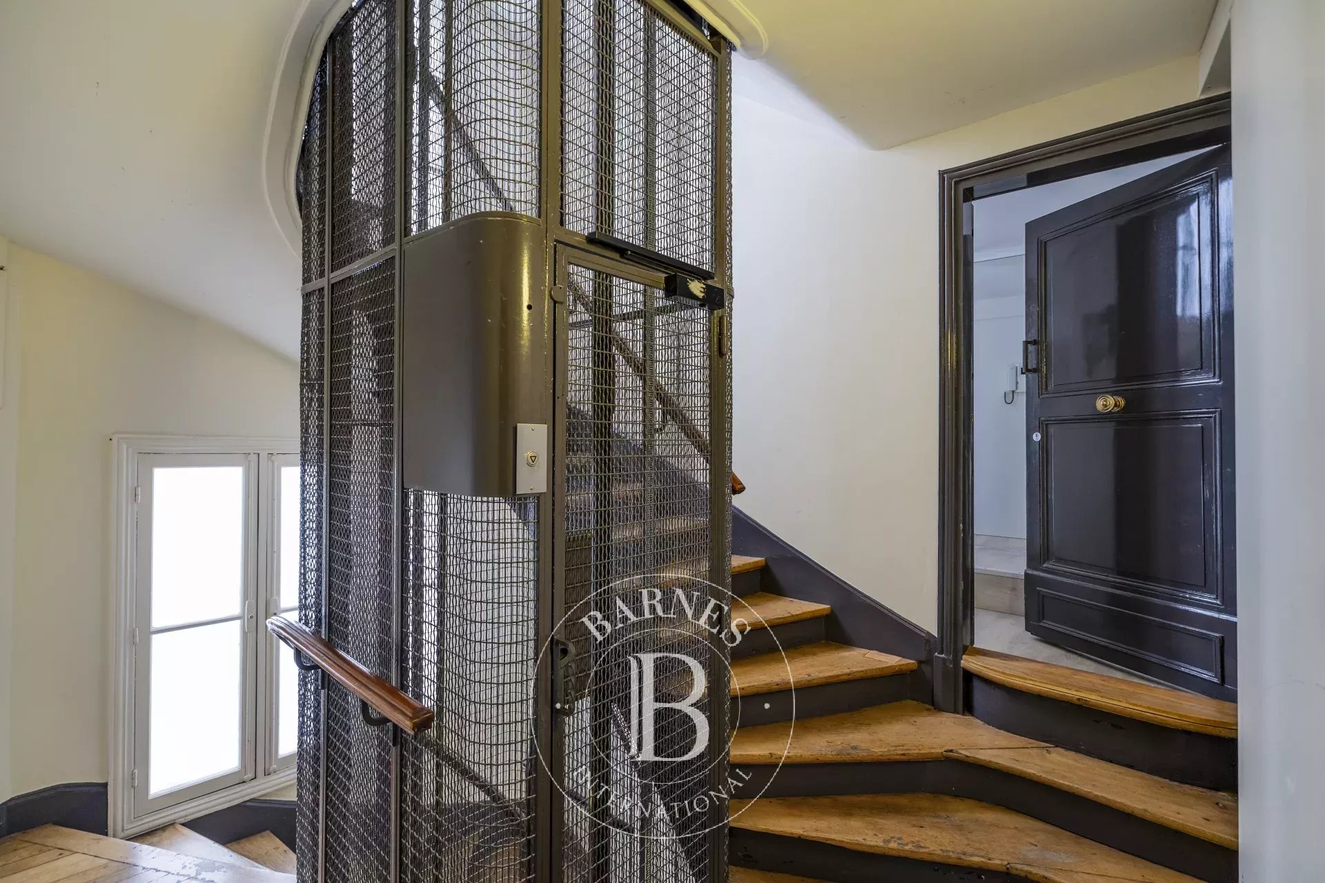 Daire Paris 8ème - picture 6