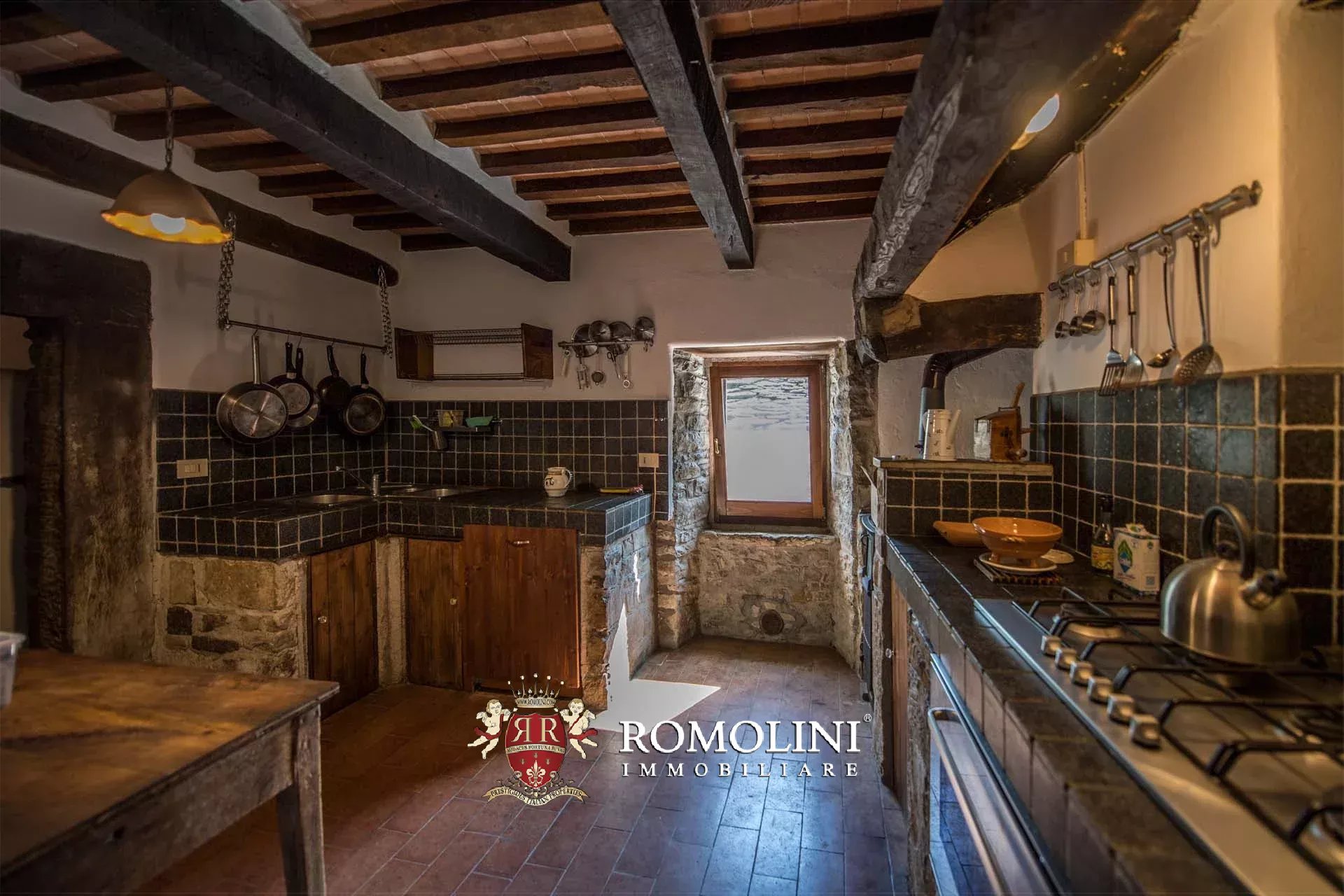 8 Bedroom Villa/Townhouse's Image 37