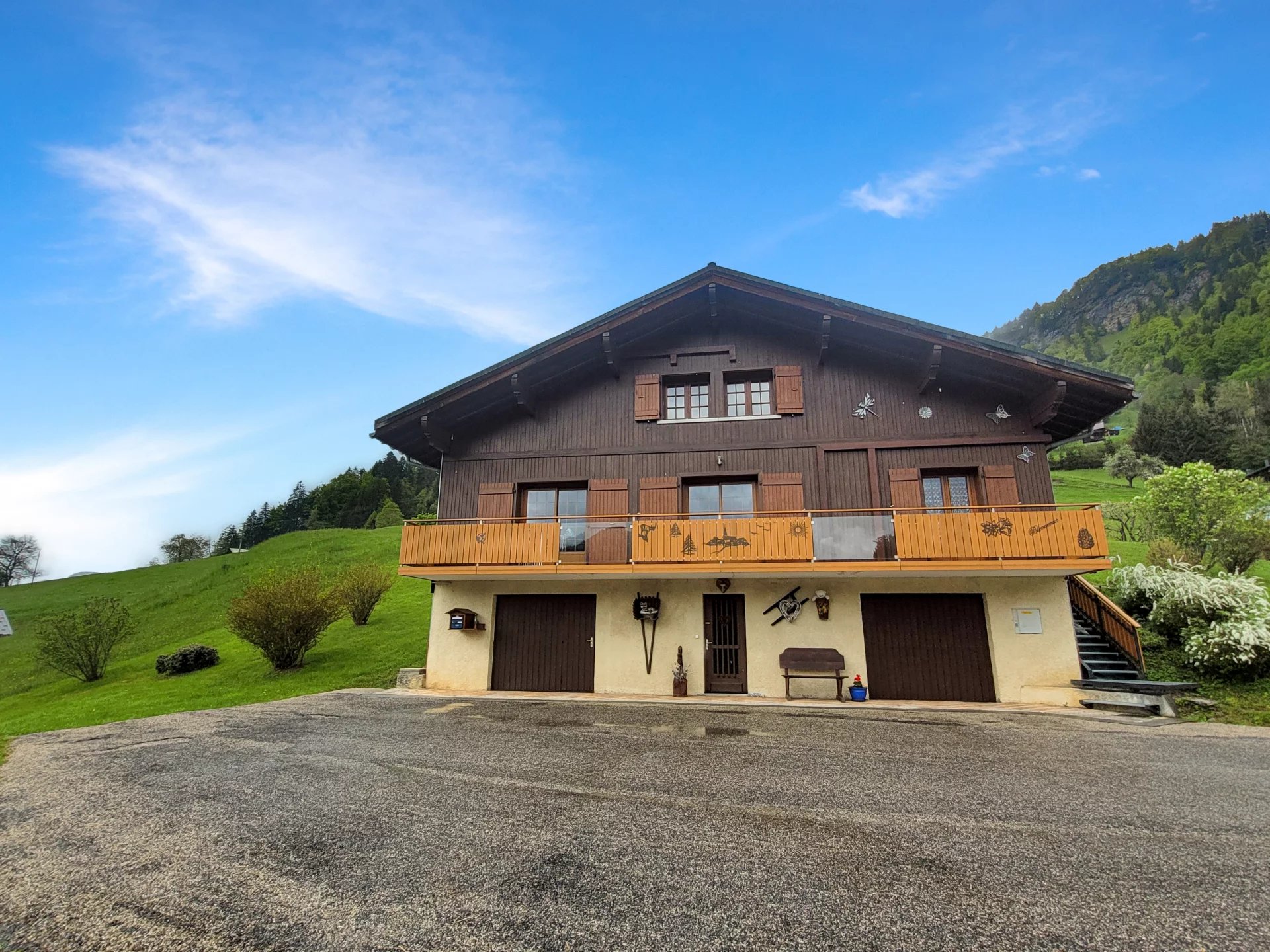 Grand chalet à Saint-Nicolas-la-Chapelle (73590)