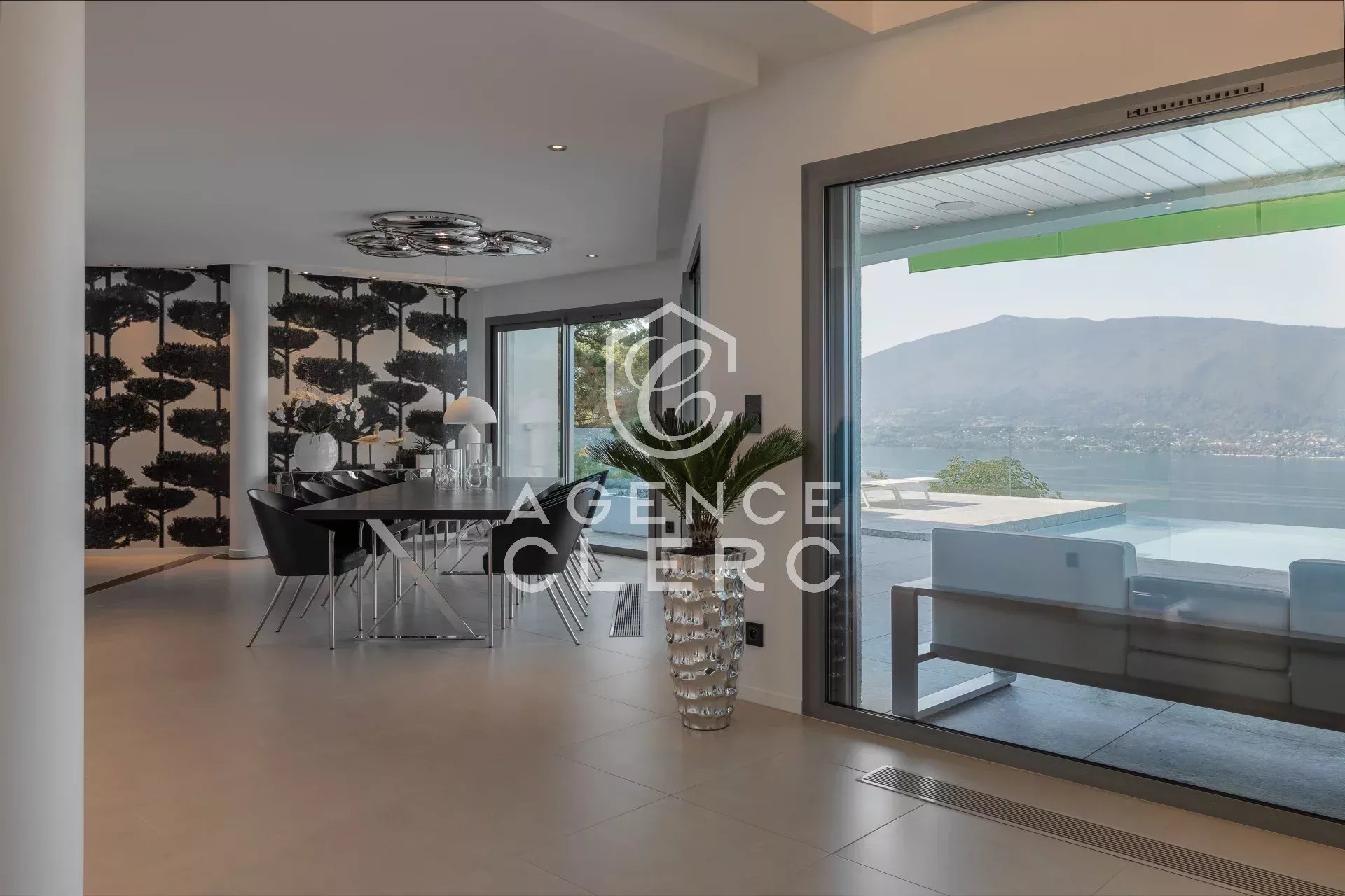 5 Bedroom Villa/Townhouse's Image 8