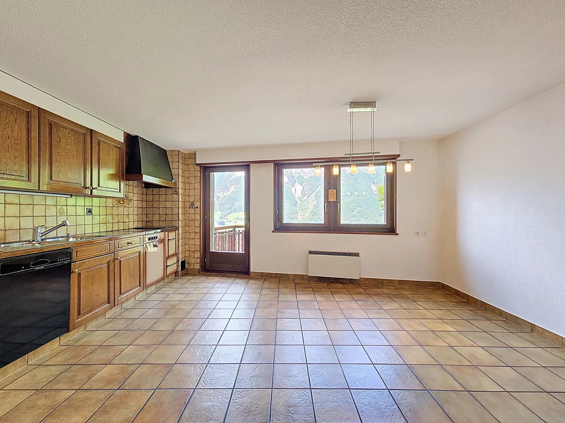 Charmante maison villageoise et sa grange traditionnelle !