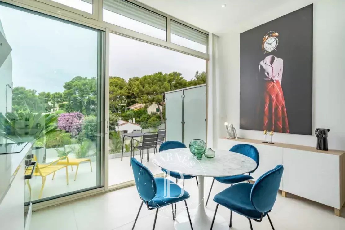 Ev Cassis - picture 5