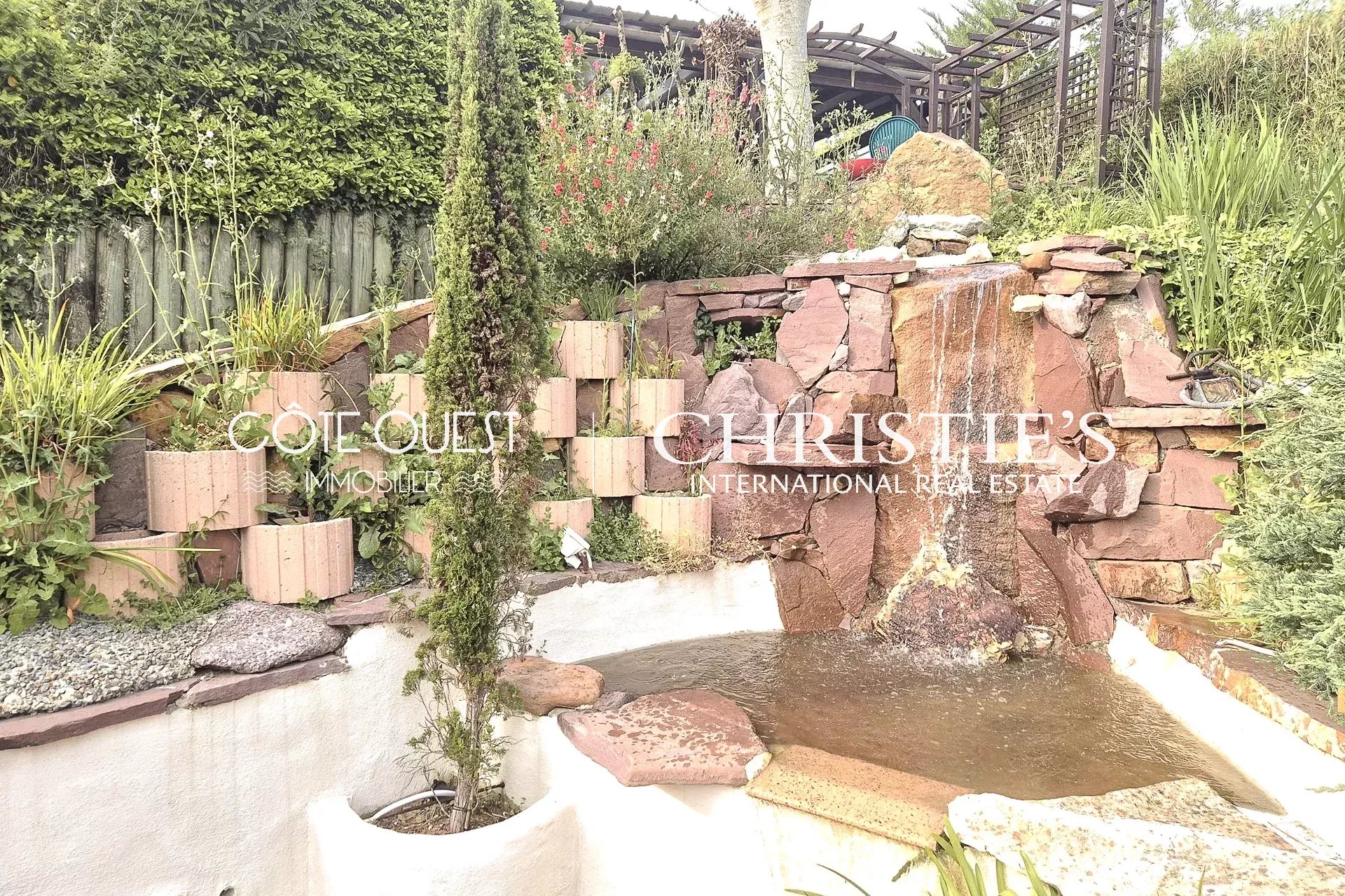5 Bedroom Villa/Townhouse's Image 7