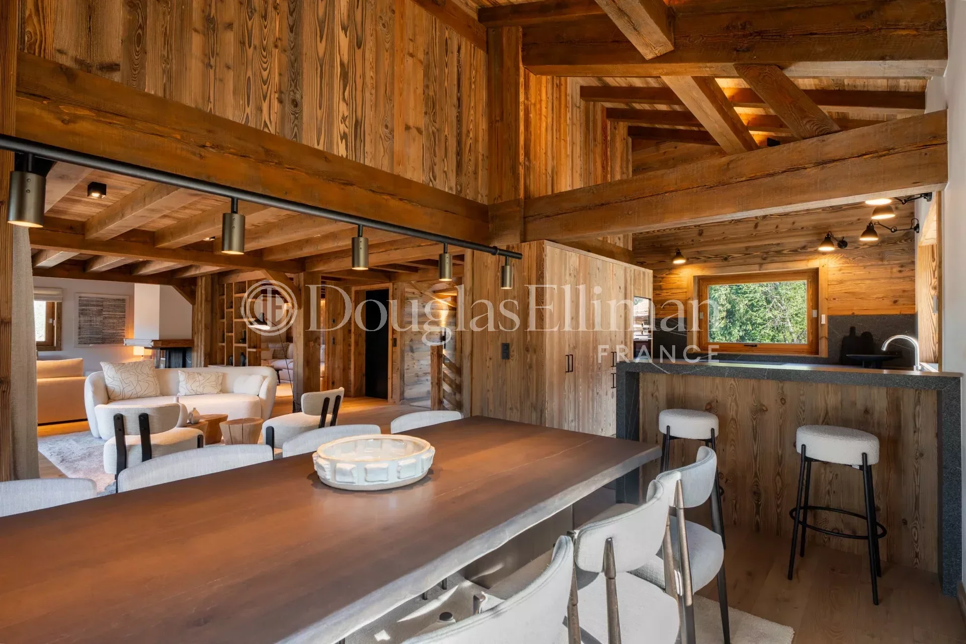 MEGEVE – Chalet neuf d’exception entre pistes de ski et golf du Mont d’Arbois - Image nᵒ3