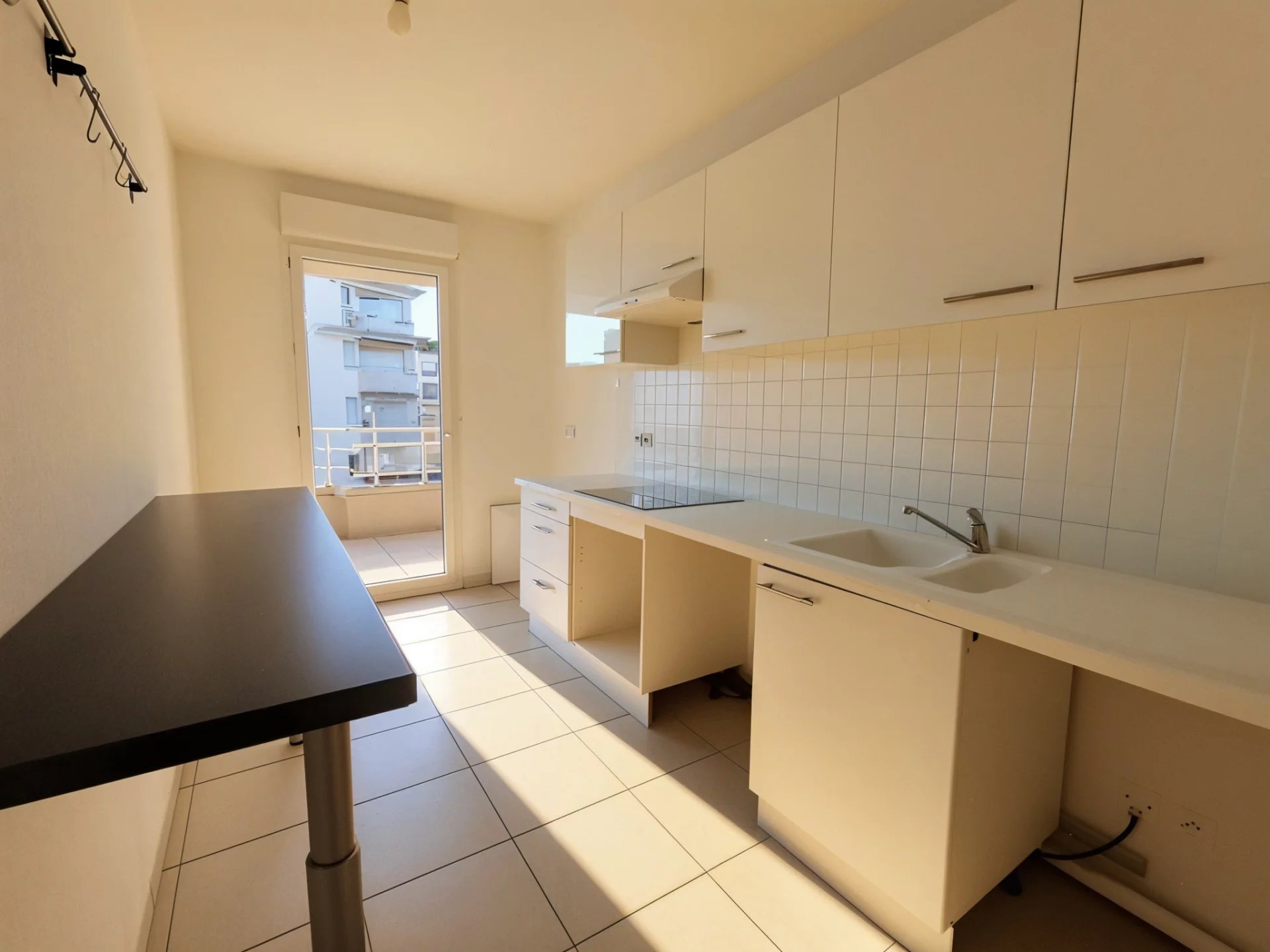 3P VIDE, TERRASSE, PARKING, PISCINE