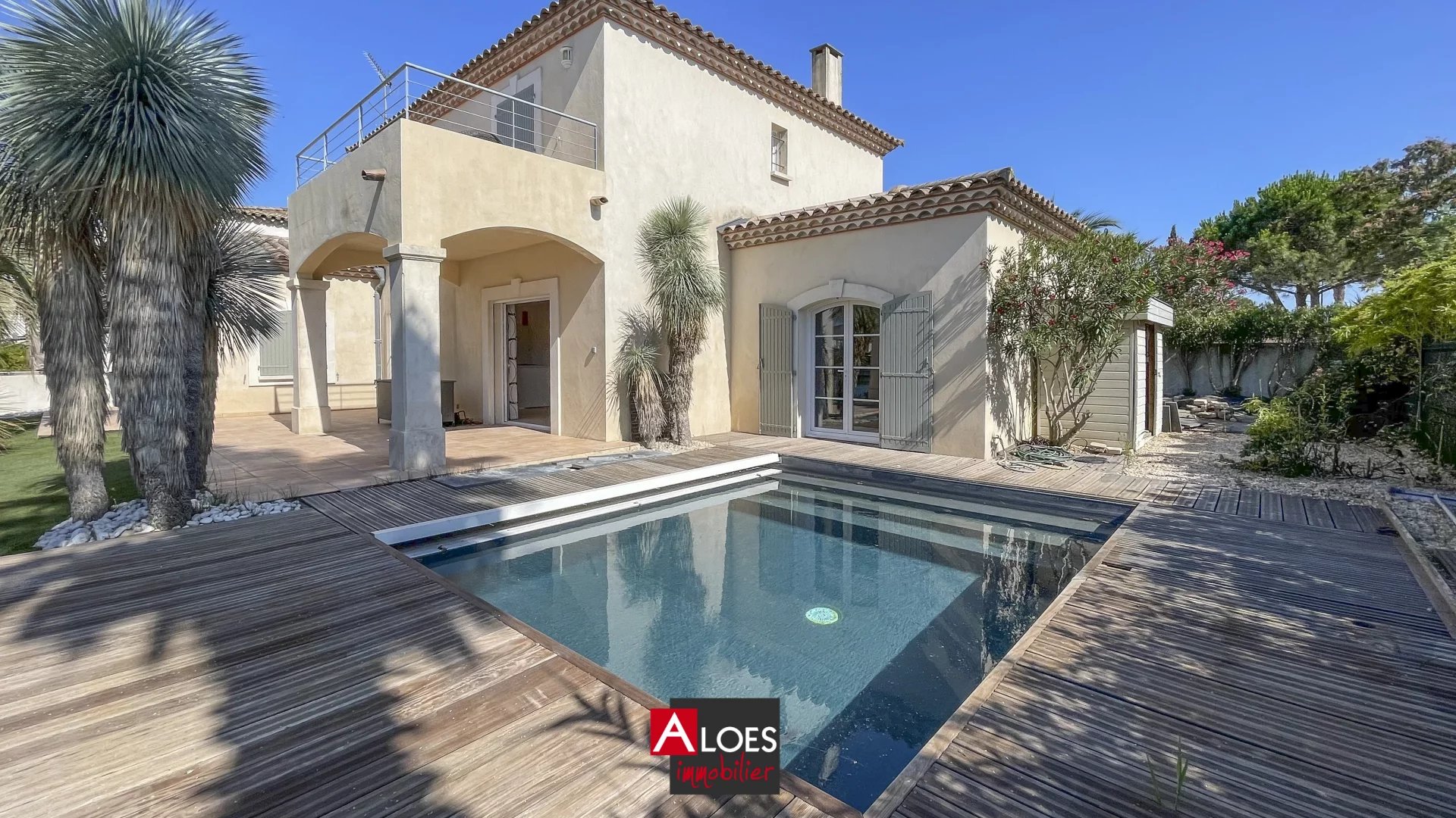 Marina Aigues-Mortes avec piscine