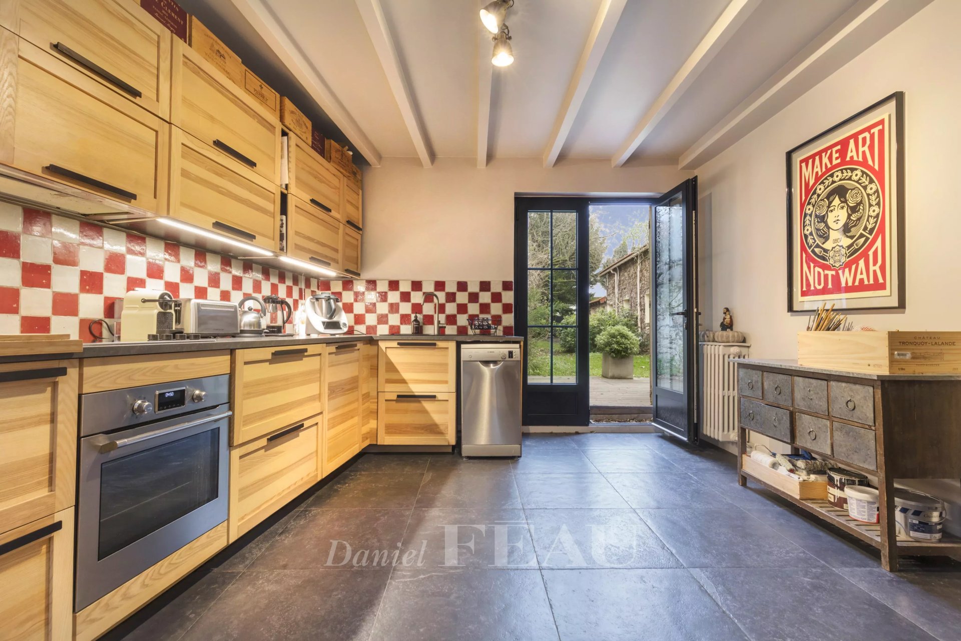 6 Bedroom Villa/Townhouse's Image 7
