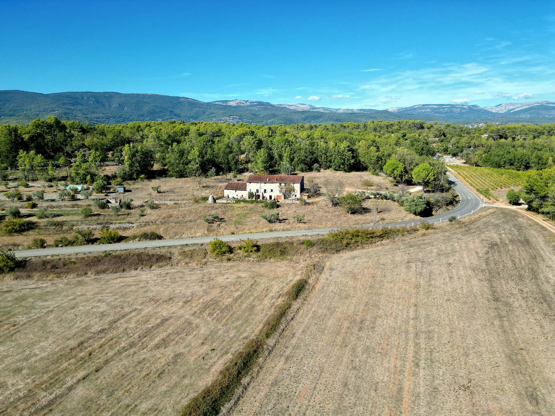 Old stone farmhouse with 3 apartments - Saint-Paul en forêt Old stone farmhouse with 3 apartments - Saint-Paul en forêt