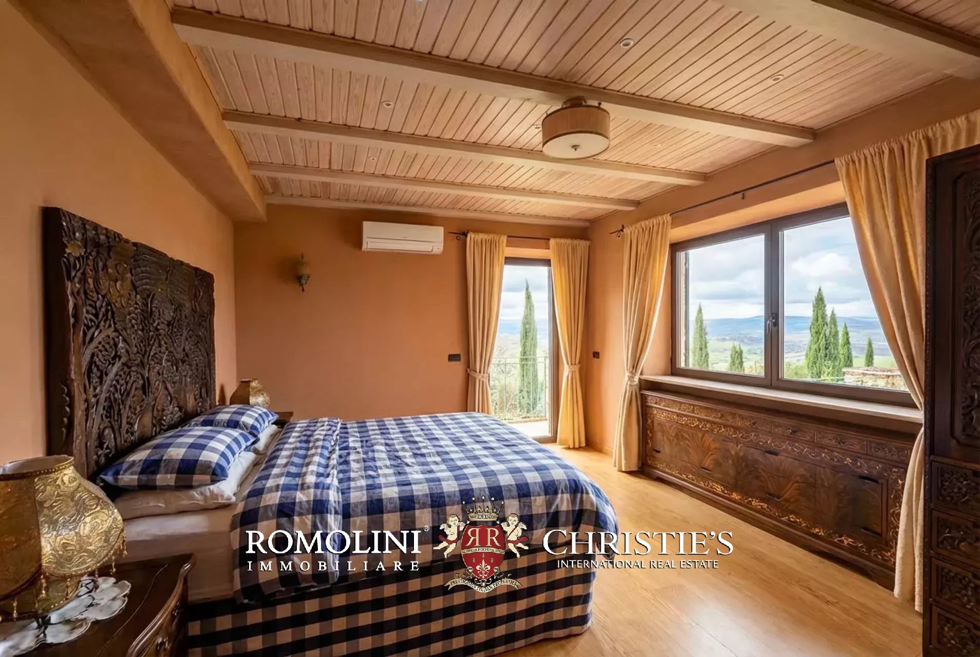 5 Bedroom Villa/Townhouse's Image 30