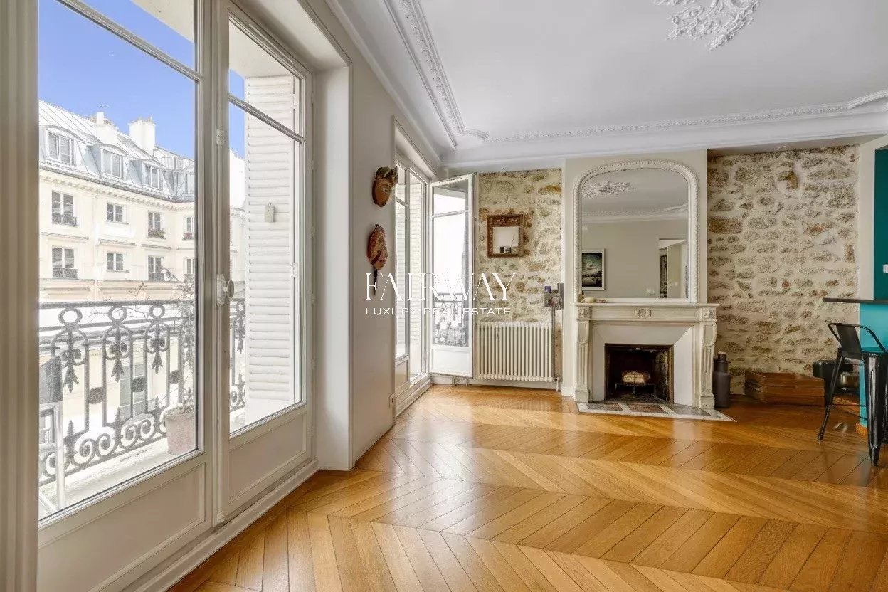 Appartement familial traversant de 114m² avec balcon et 3 chambres au cœur des Batignolles – Paris 17ᵉ