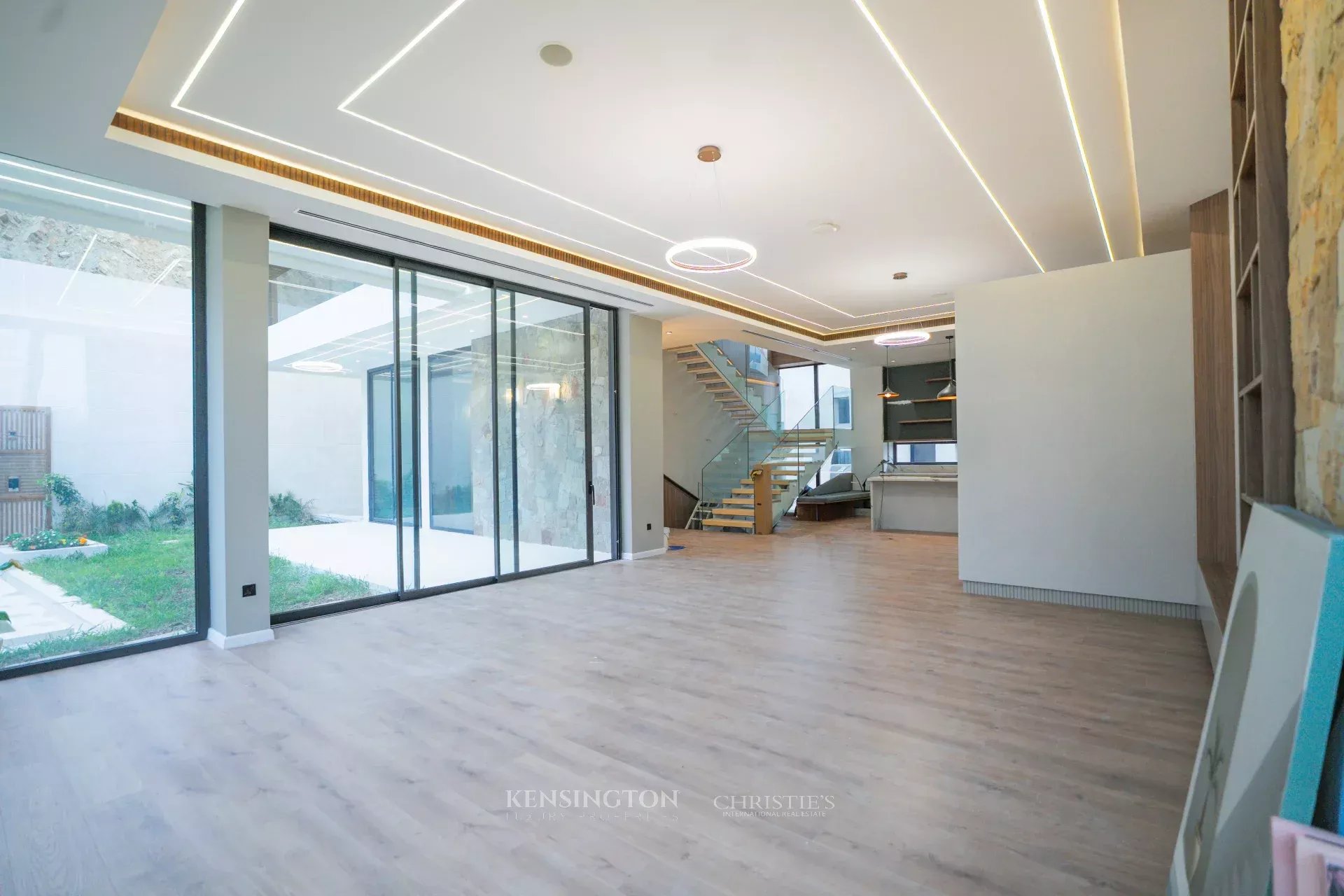 4 Bedroom Villa/Townhouse's Image 10