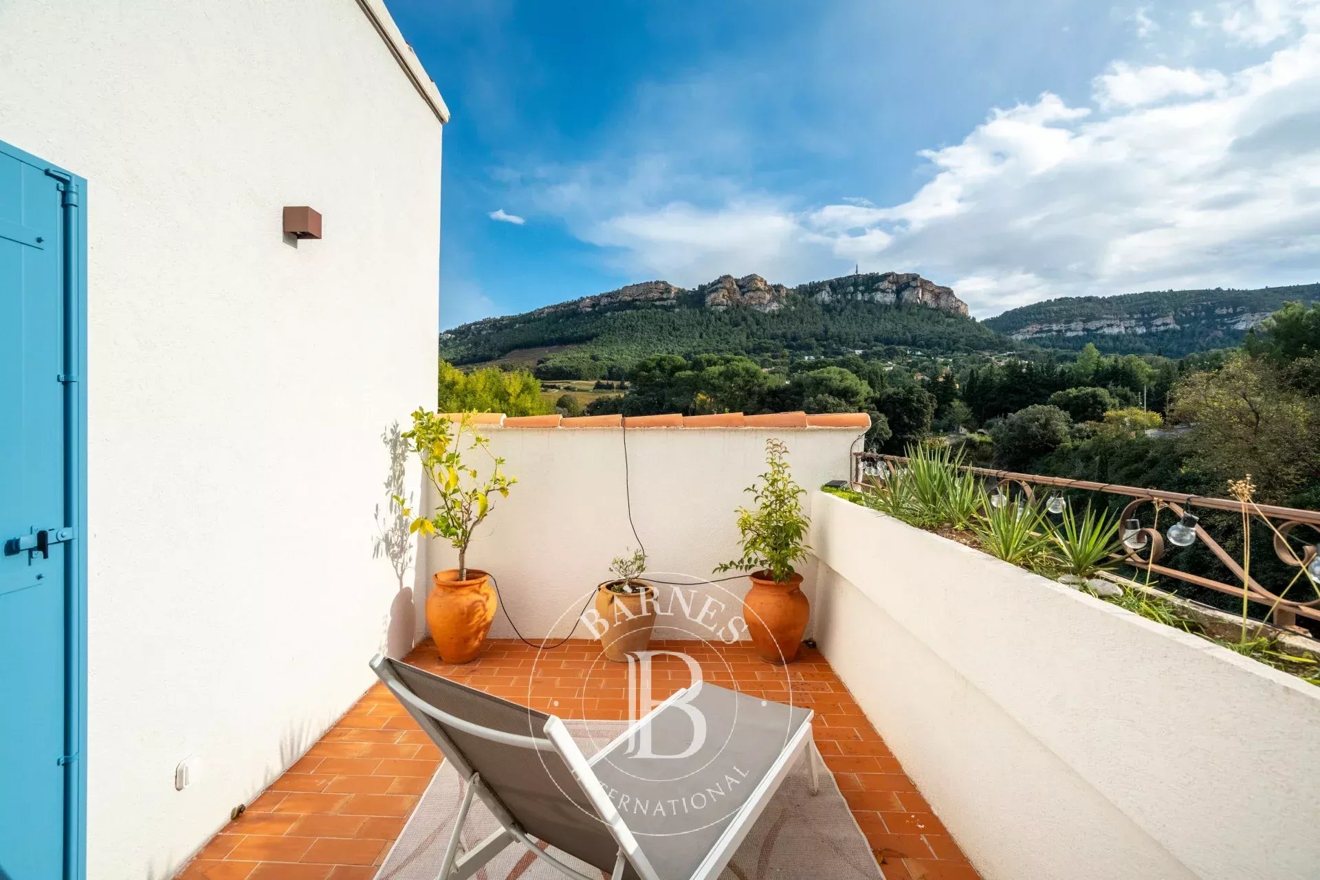 Ev Cassis - picture 12