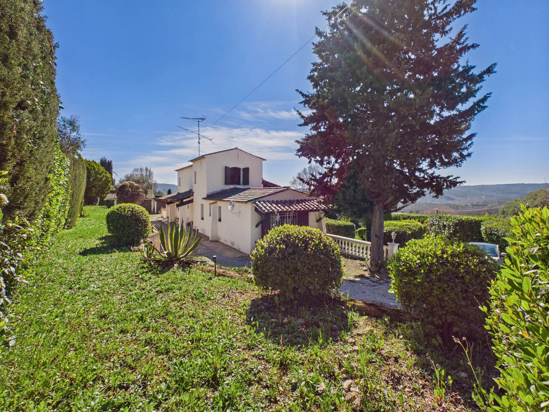 Villa to renovate with pool and view  - Montauroux