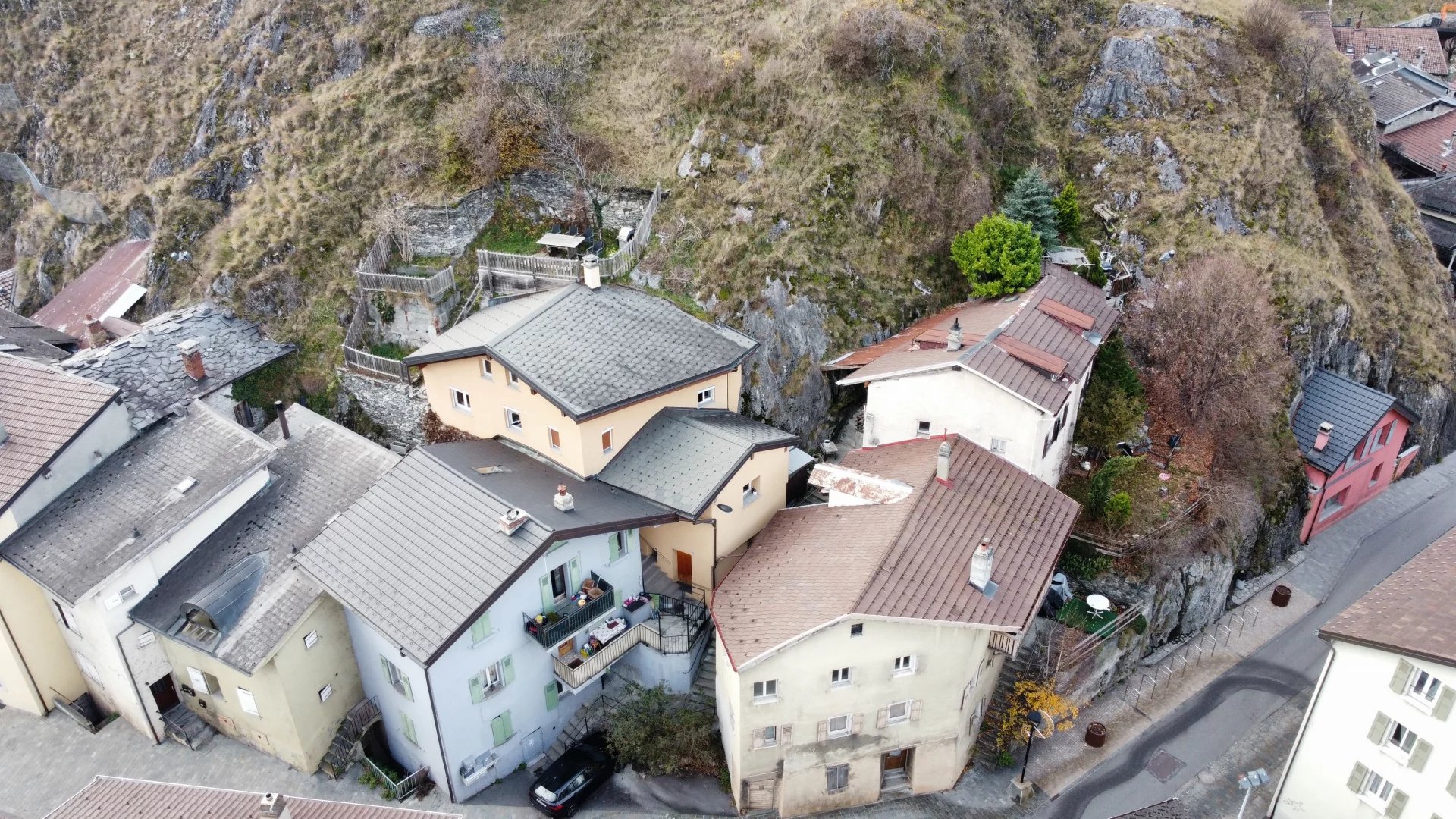 Belle maison contiguë