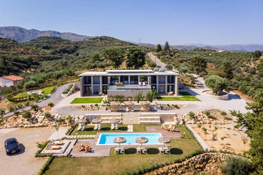 Chania - Creta - Alquiler vacacional - Casa - 14 Personas - 7 Habitaciones - 4 Baños - 380 m² - Piscina