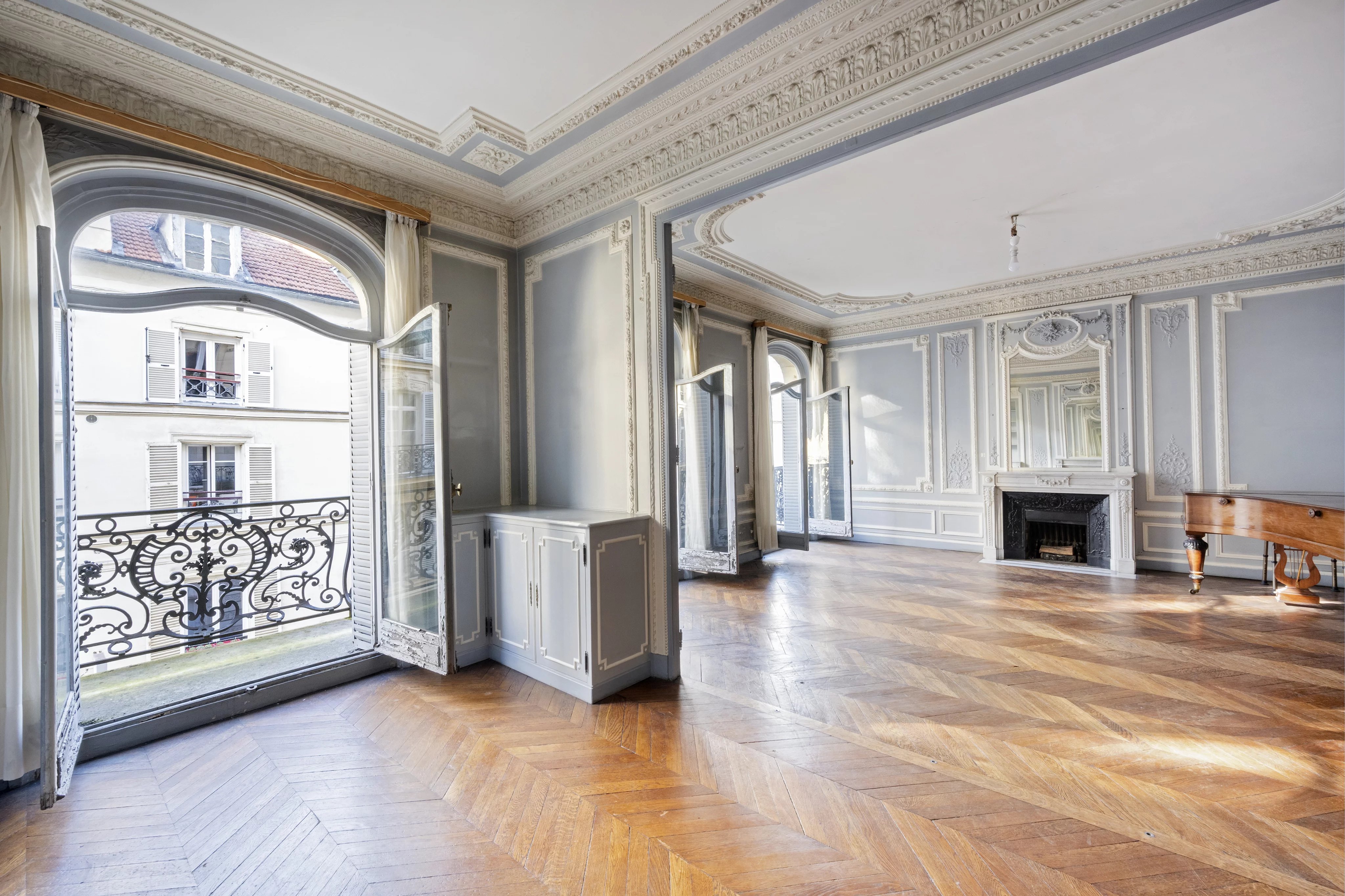 Living Room with balcony