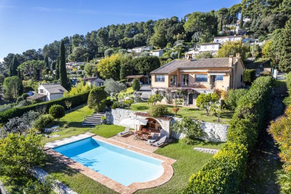 Villa for sale close to Saint Paul de Vence with panoramic views — photo 1