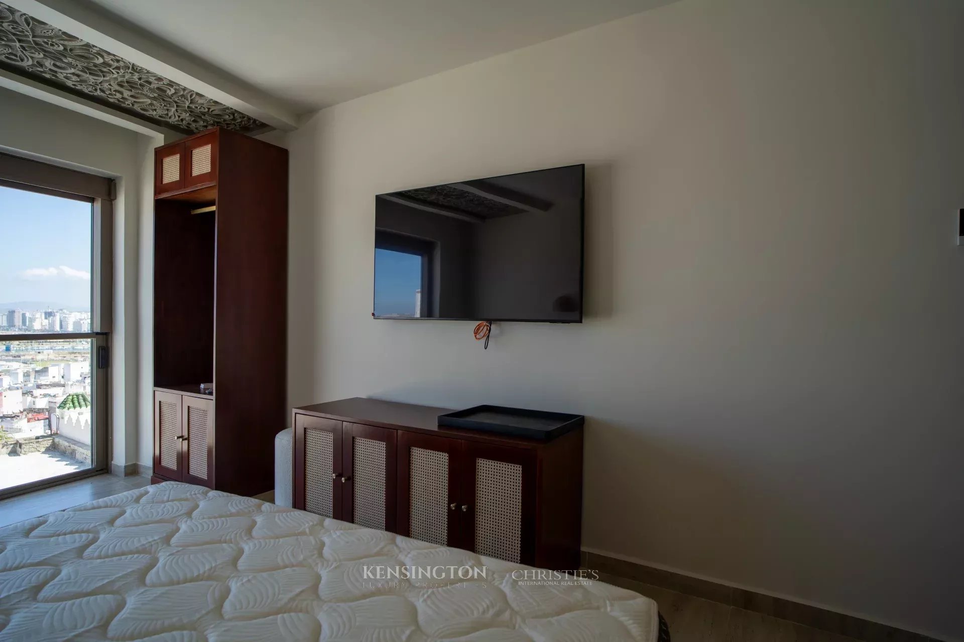 8 Bedroom Villa/Townhouse's Image 37