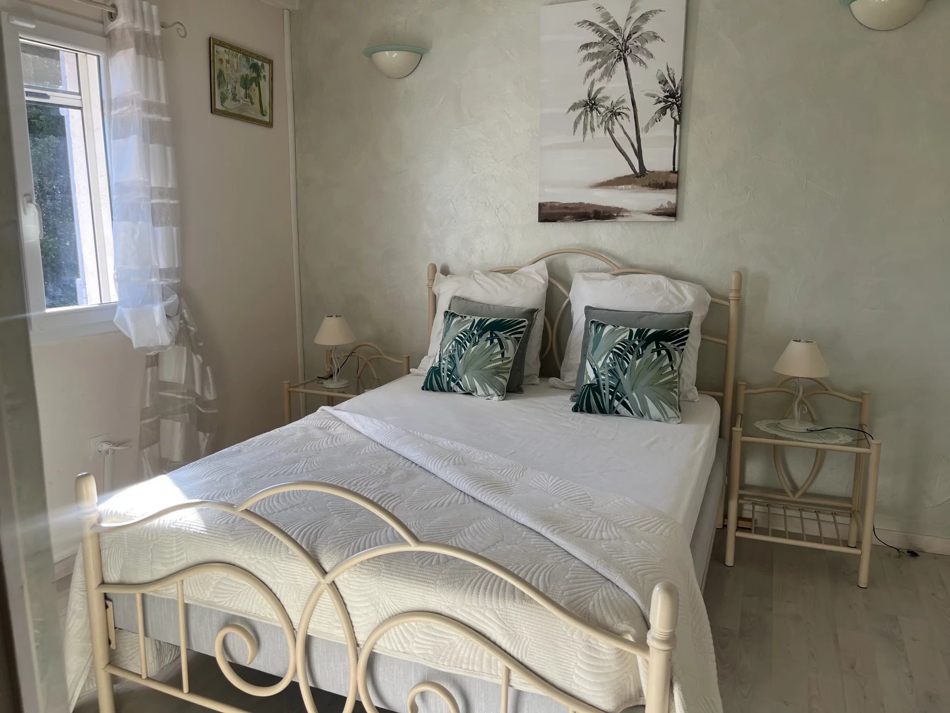 SUPERB ENTRECASTEAUX HOUSE SOLD FURNISHED
