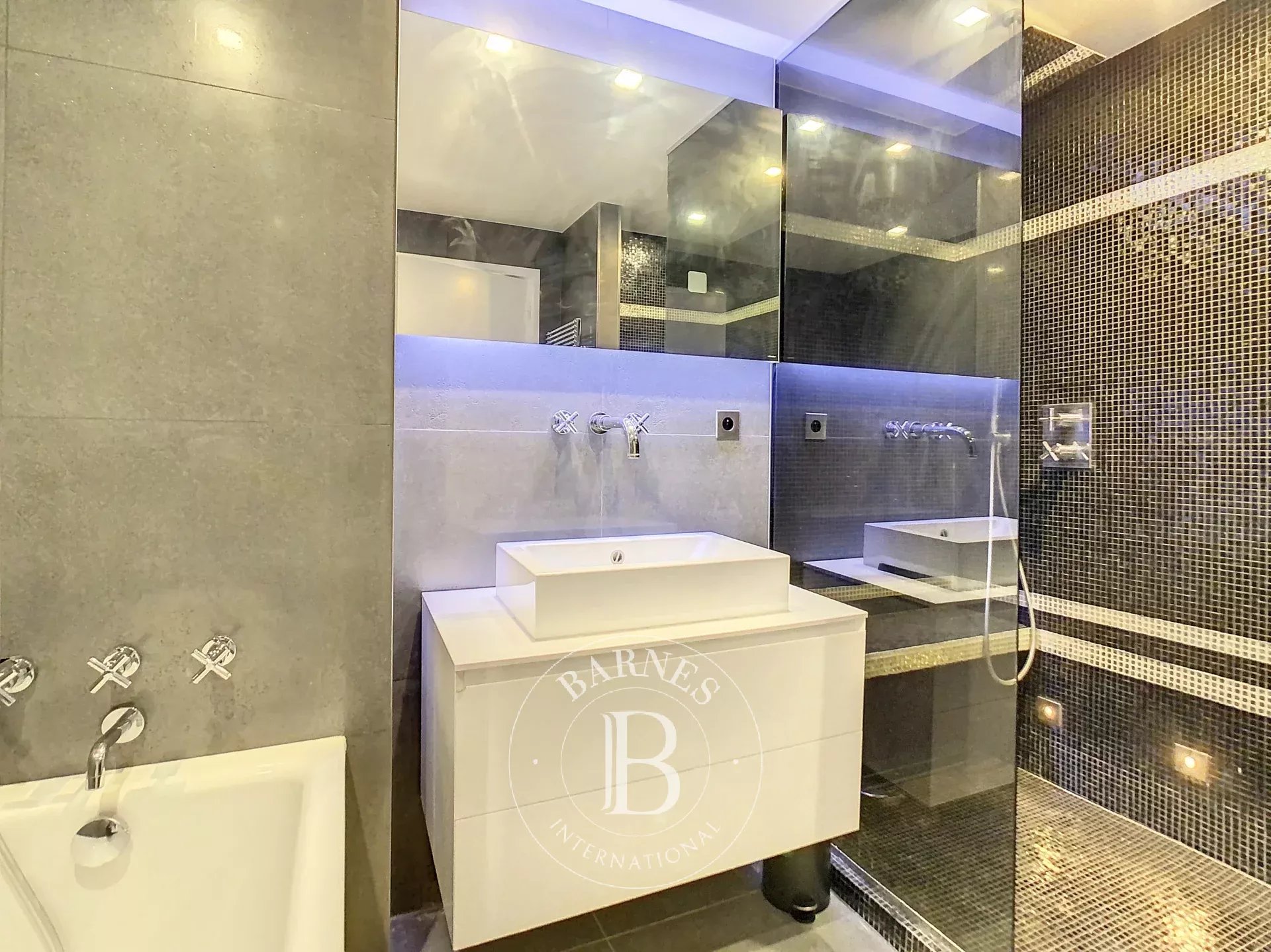 Daire Paris 8ème - picture 6