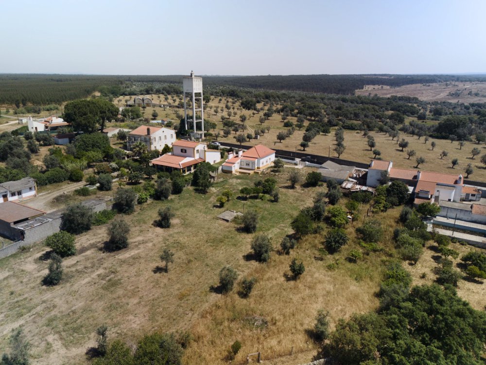 Completely Rebuilt Stone House with 3 Suites, Orchard and Approved Pool License Near Crato with 4,250m2 of Land