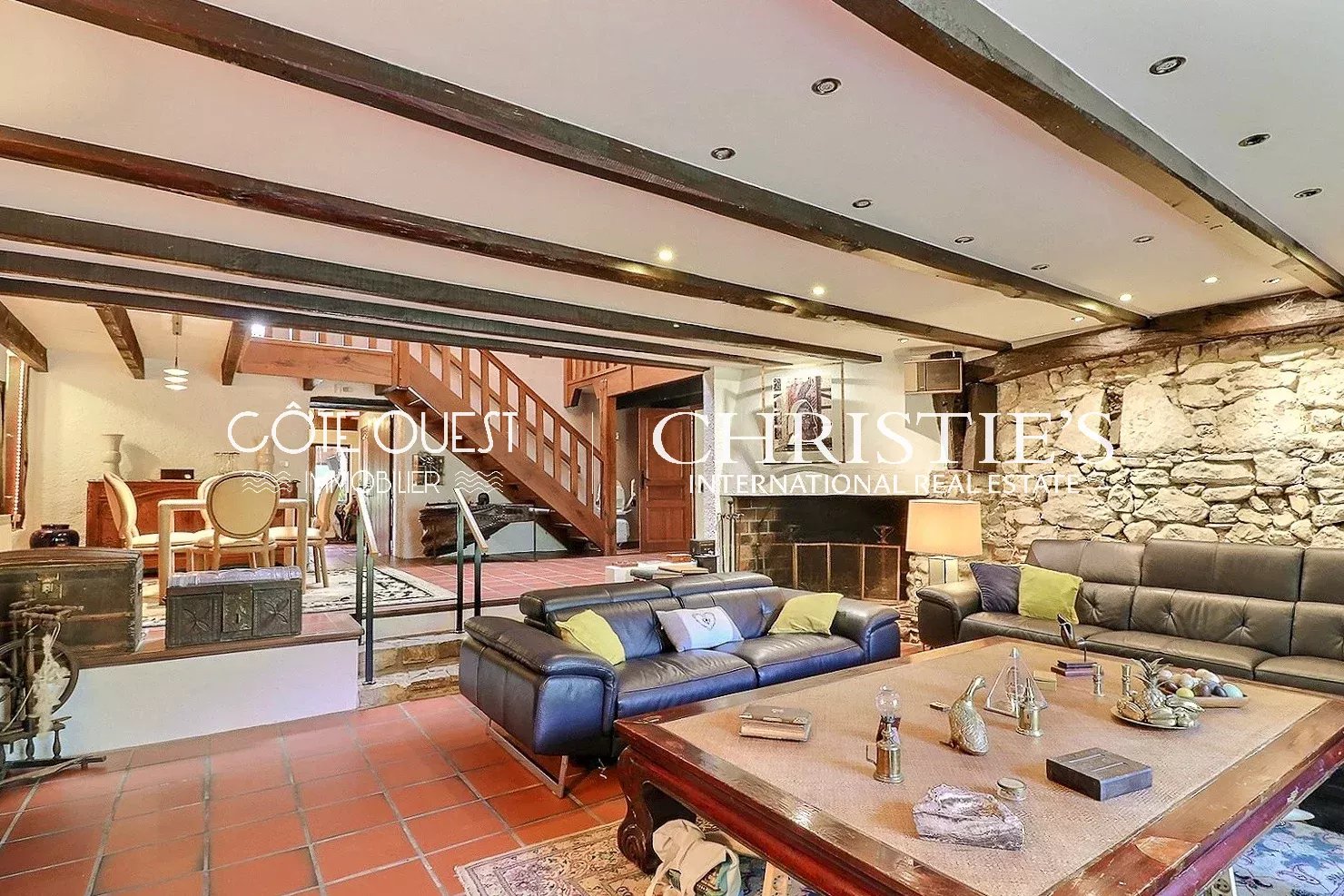 9 Bedroom Villa/Townhouse's Image 4
