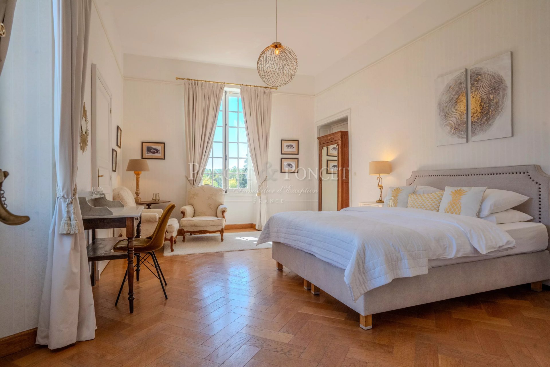 10 Bedroom Chateau's Image 14