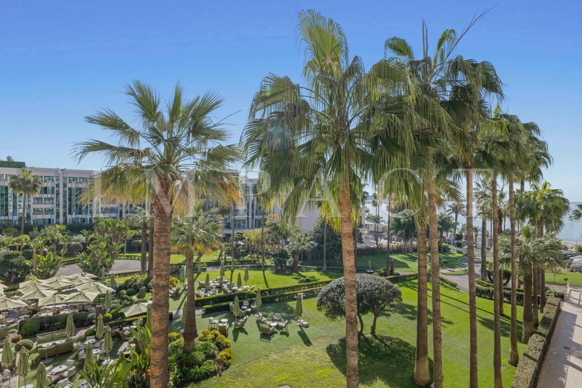 Cannes Croisette Grand Hotel 3 bedrooms apartment sea view for sale