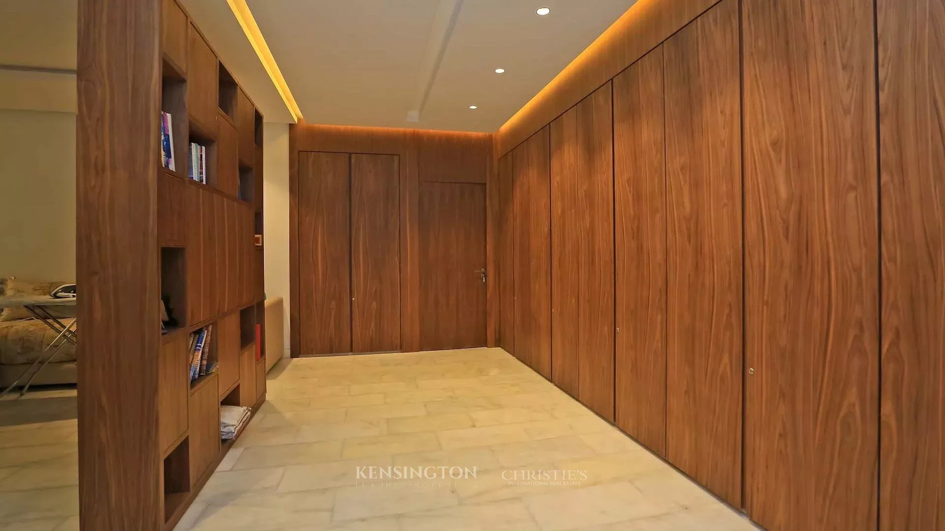 5 Bedroom Villa/Townhouse's Image 22