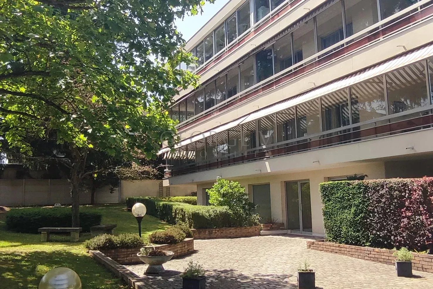 Appartement de standing de 107 m², 5 piéces, 3 chambres