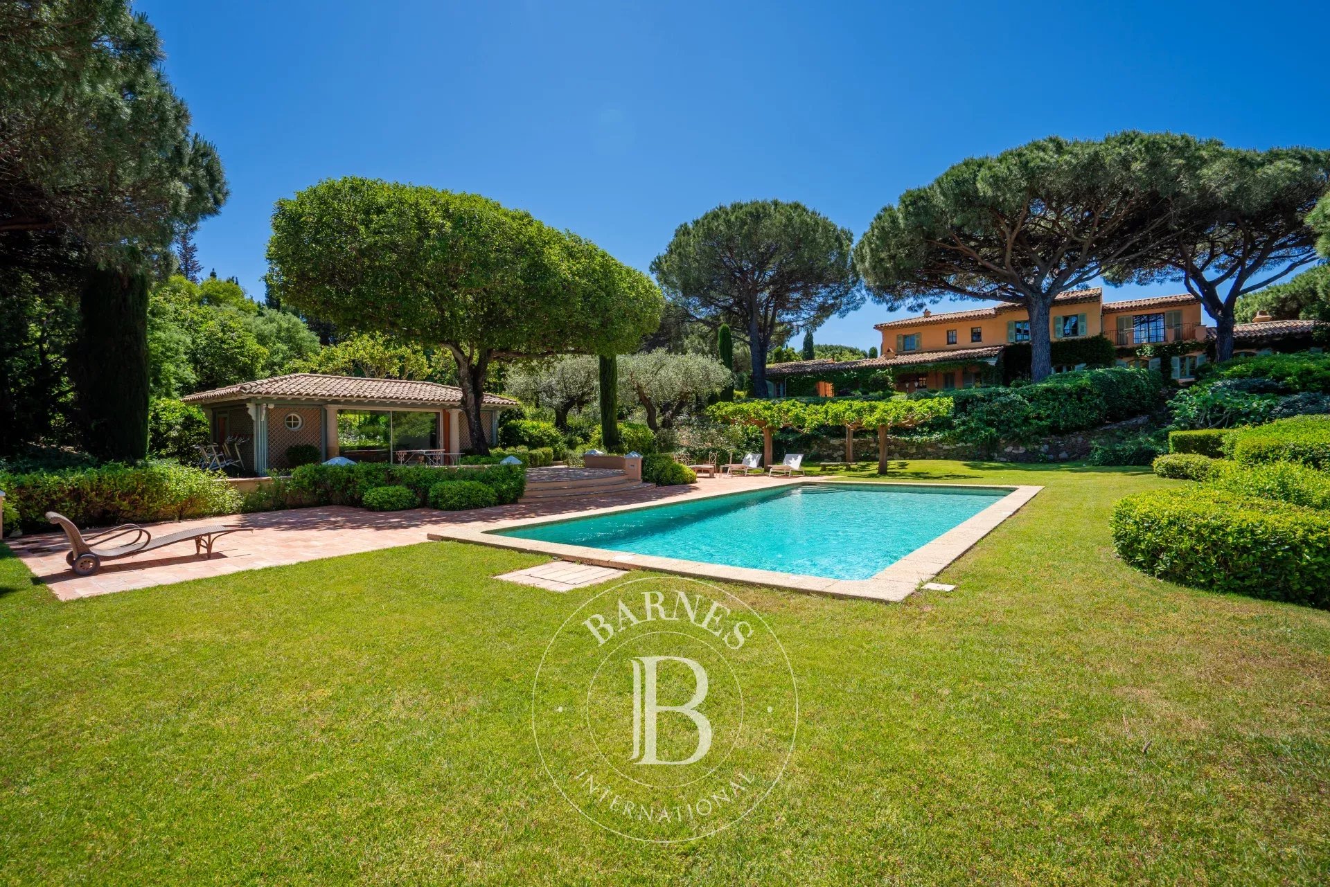 RAMATUELLE - CHARMING PROPERTY WITH 7 BEDROOMS AND SEA VIEW - picture 17 title=