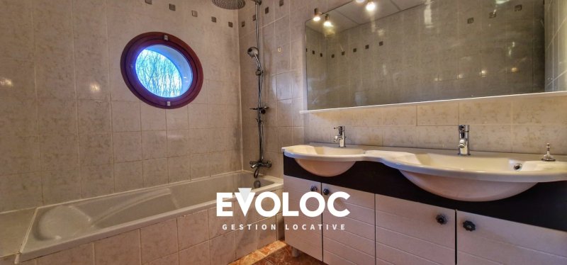 Photo 8 — A LOUER - MAISON T4 141M² - Saint-Vincent-de-Barbeyrargues