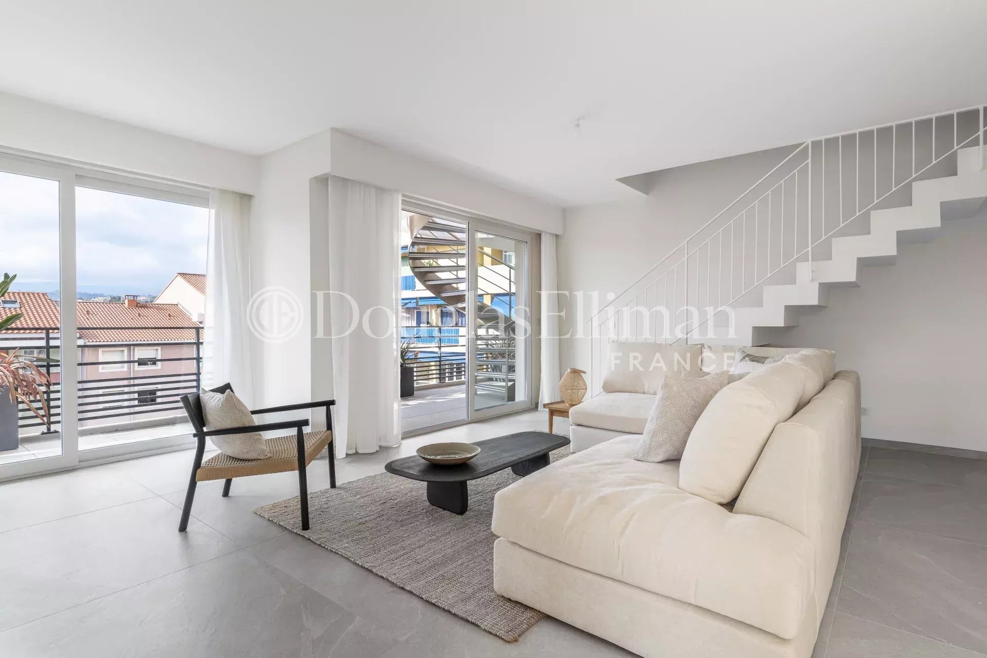 Nice Riquier – le Port : Penthouse 3 pièces moderne de 72 m² - Image nᵒ2