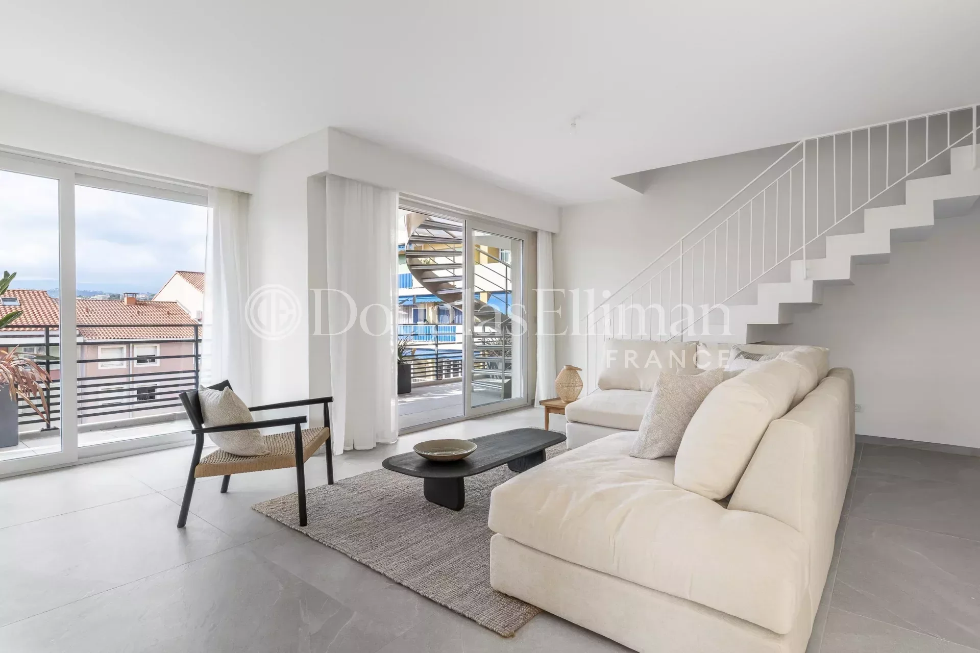 Nice Riquier – le Port : Penthouse 3 pièces moderne de 72 m² - Image nᵒ2