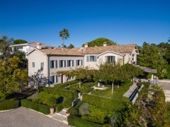 Historic Cap d'Antibes Family Estate | Luxury Villa with Tennis Court — photo 1 of 7