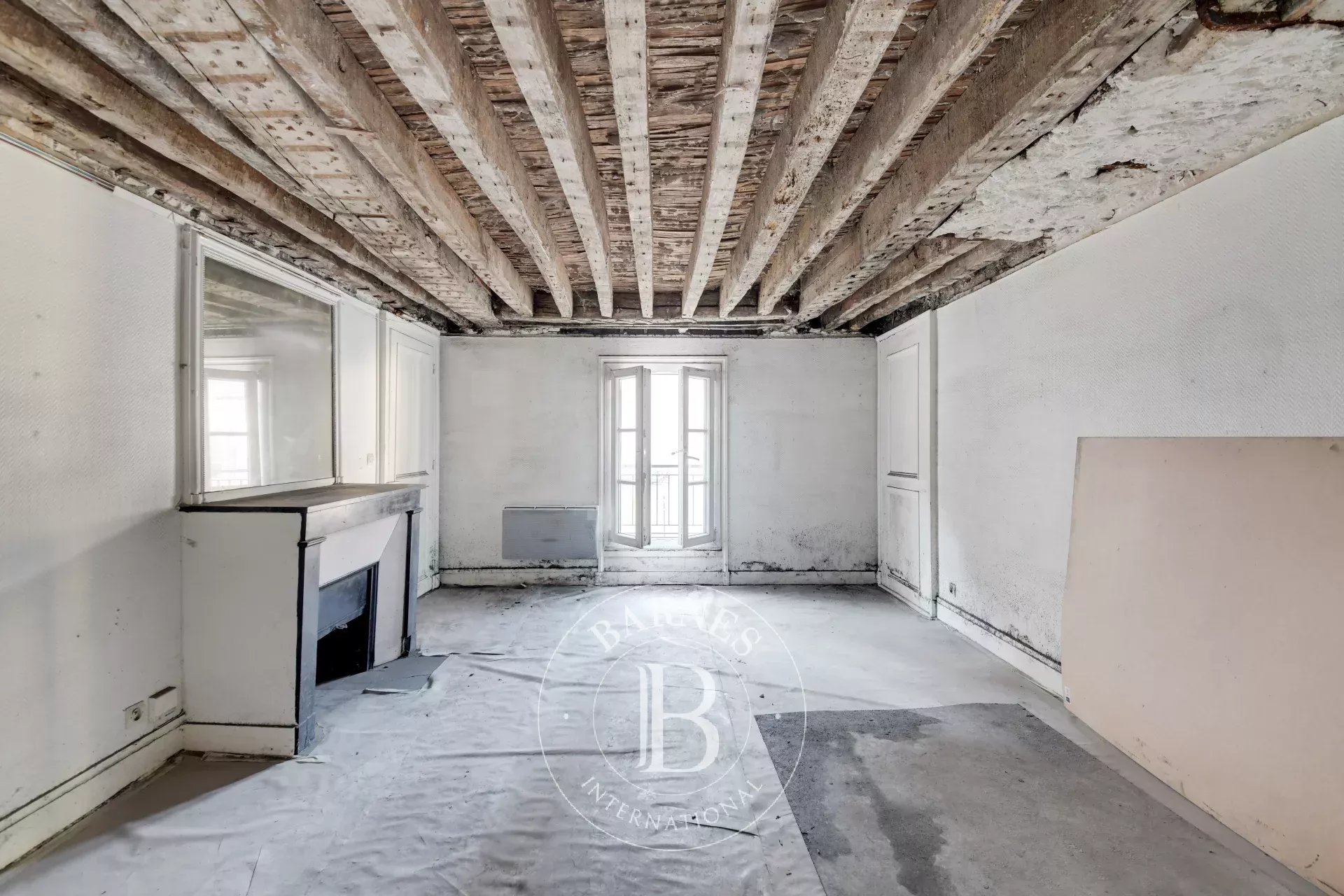 Fixer-upper apartment - Paris 6 - 3 rooms - Renovation works needed