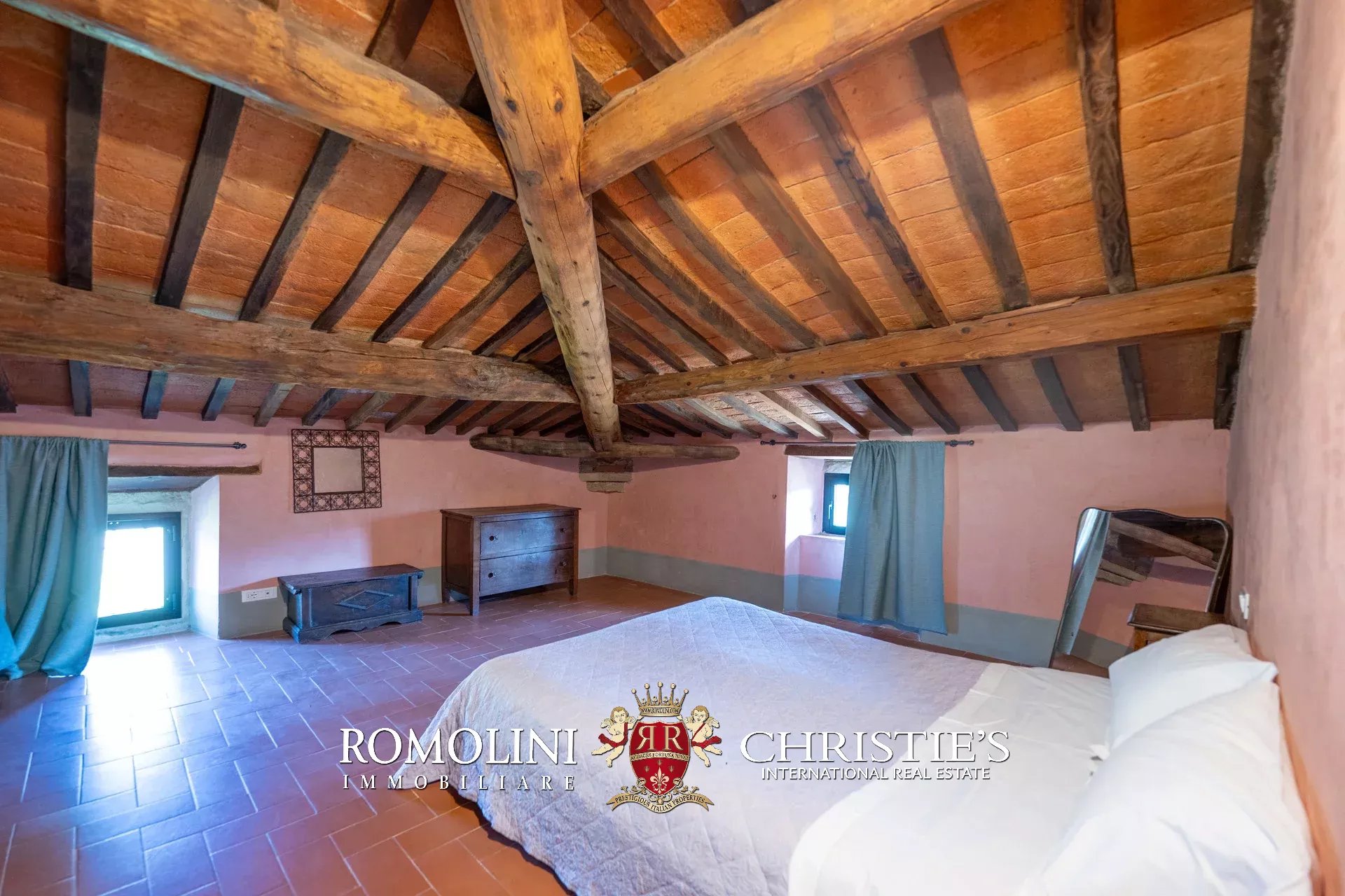 13 Bedroom Villa/Townhouse's Image 42