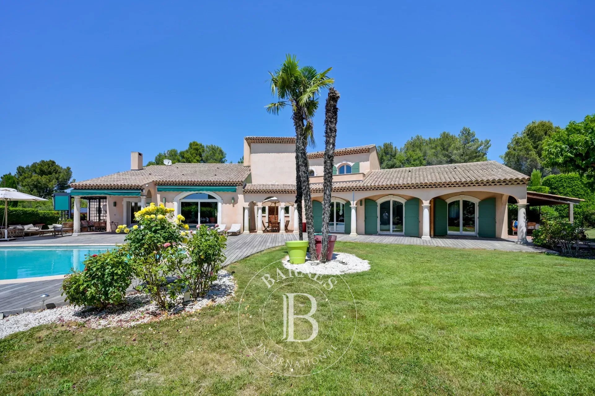 AIX-EN-PROVENCE – ARCHITECT VILLA – 6 SUITES – INFINITY POOL – LANDSCAPED GARDEN 1,1 HA - picture 20