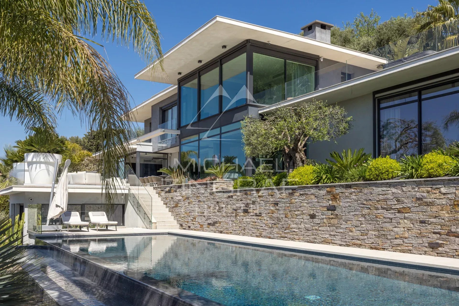 5 Bedroom Villa/Townhouse's Image 7
