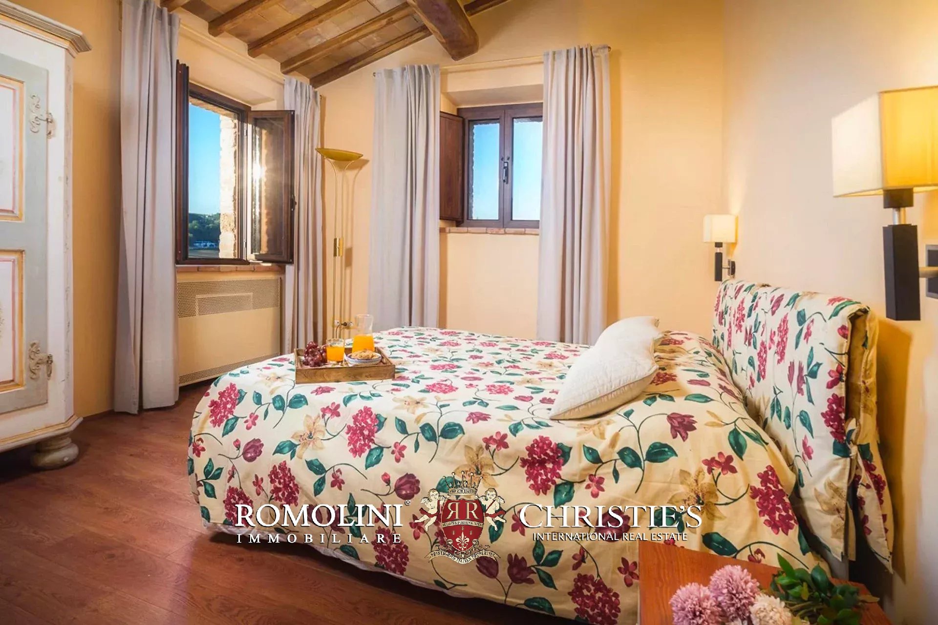 9 Bedroom Villa/Townhouse's Image 17