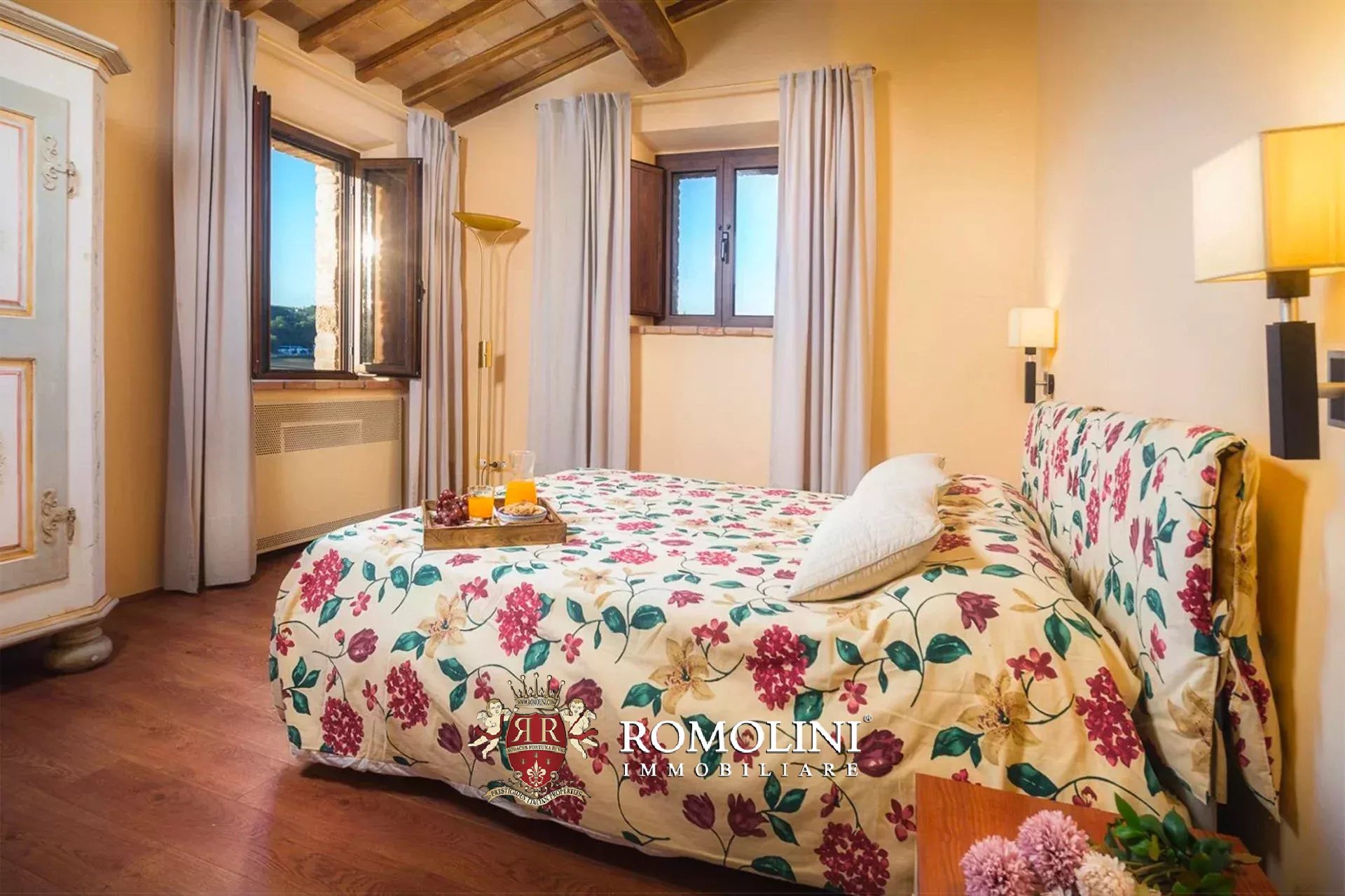9 Bedroom Villa/Townhouse's Image 17