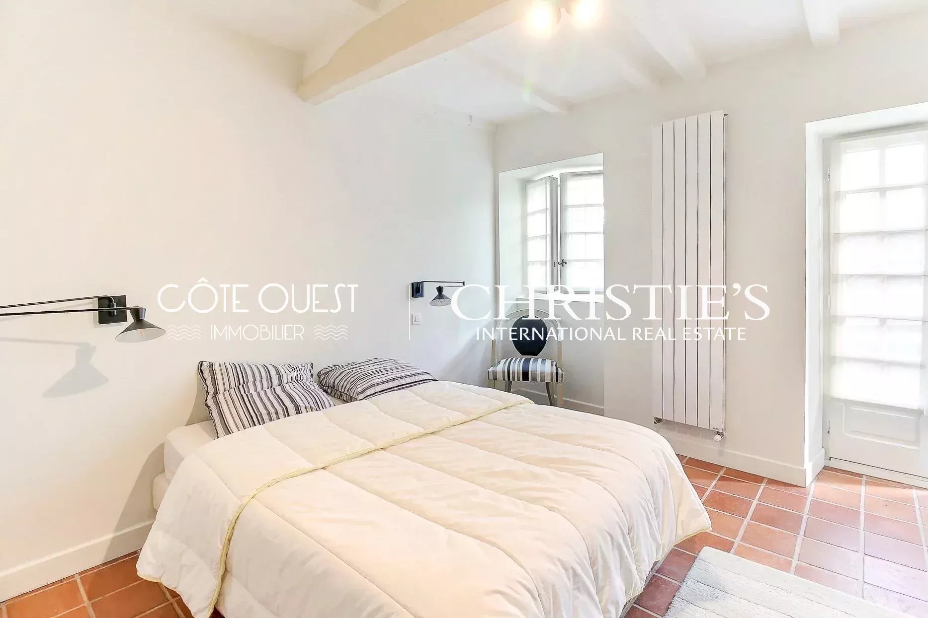 5 Bedroom Villa/Townhouse's Image 9