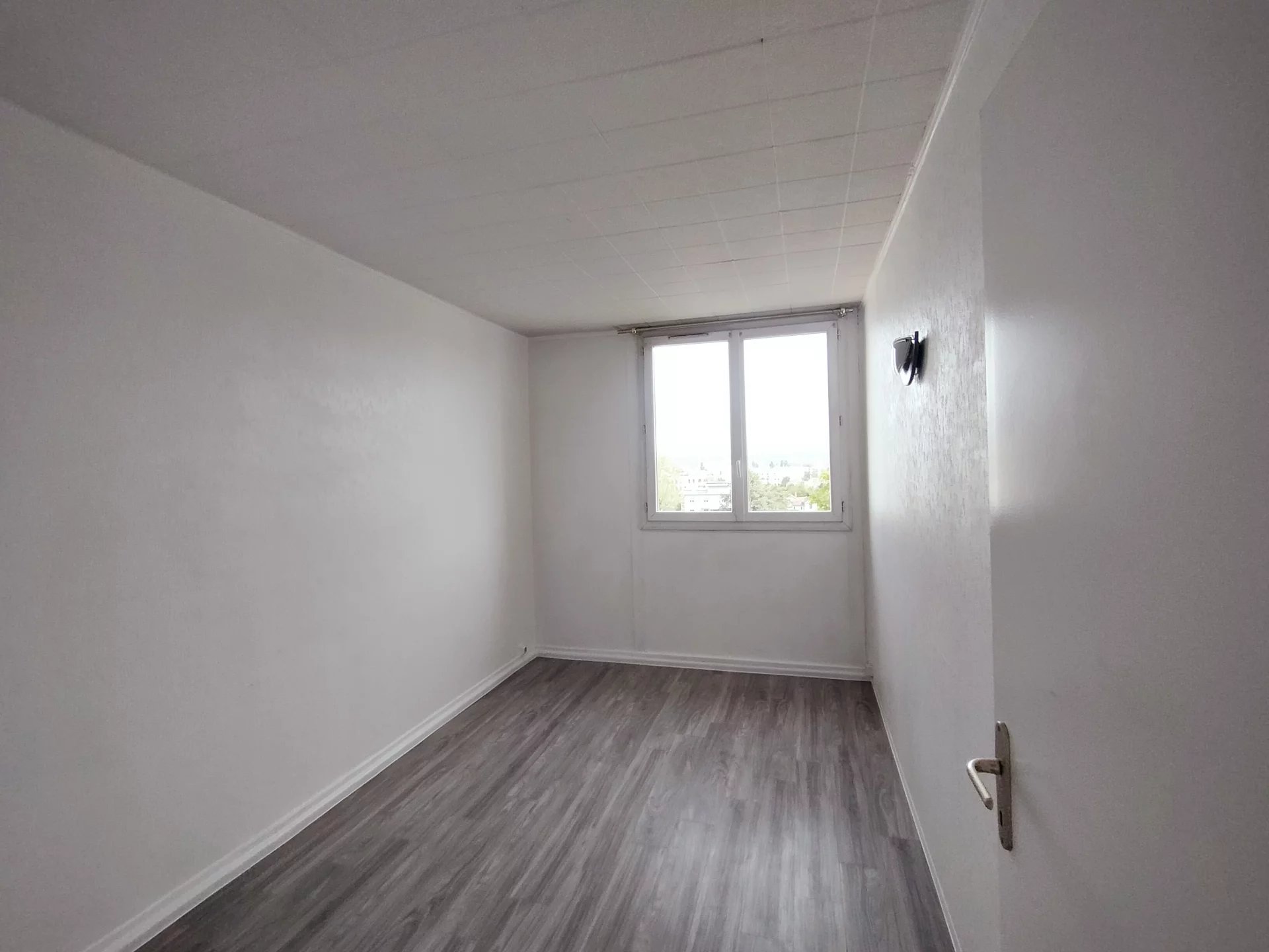 6916069 Location Villeurbanne